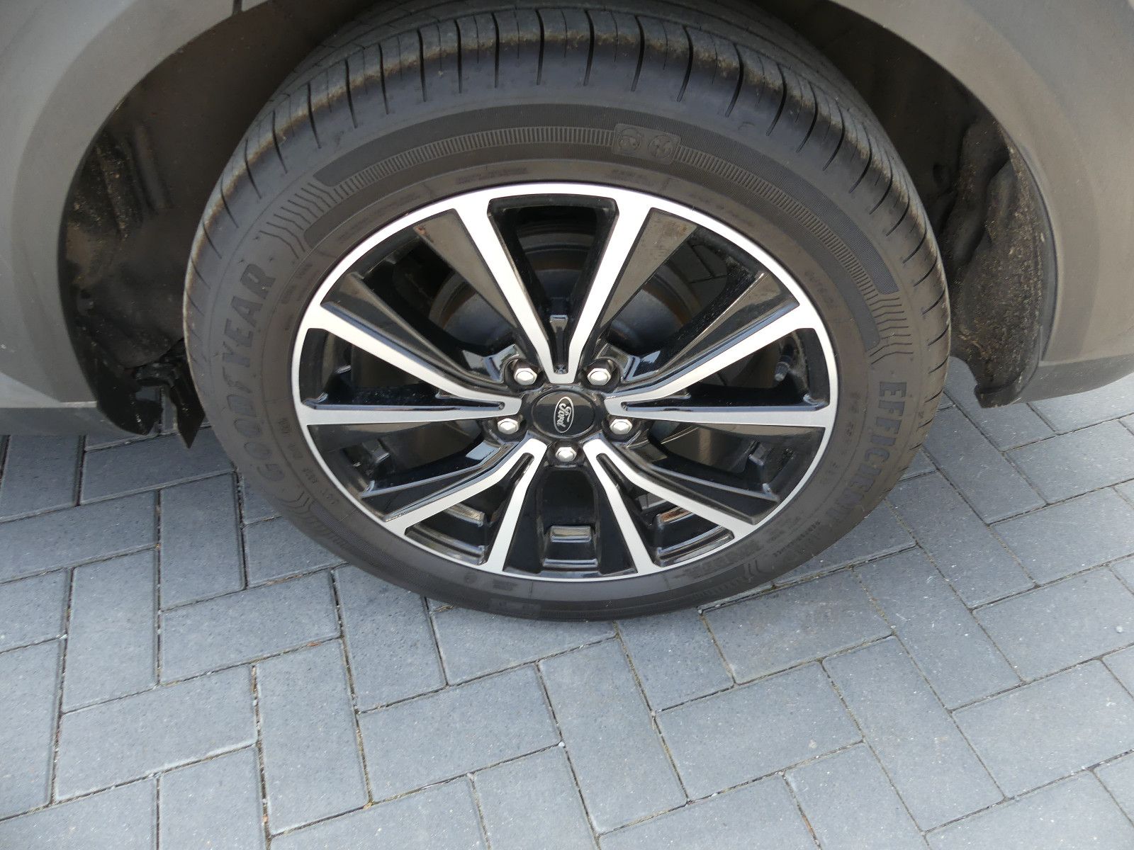 Fahrzeugabbildung Ford Puma Titanium"2.HAND"30TKM"