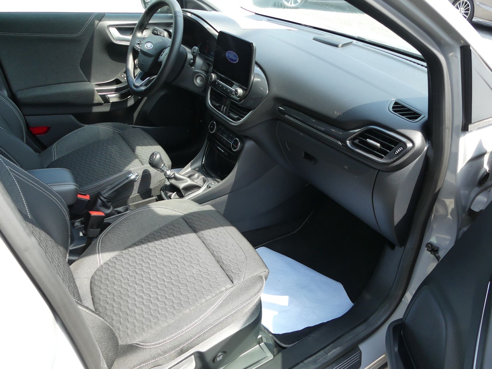 Fahrzeugabbildung Ford Puma Titanium"2.HAND"30TKM"