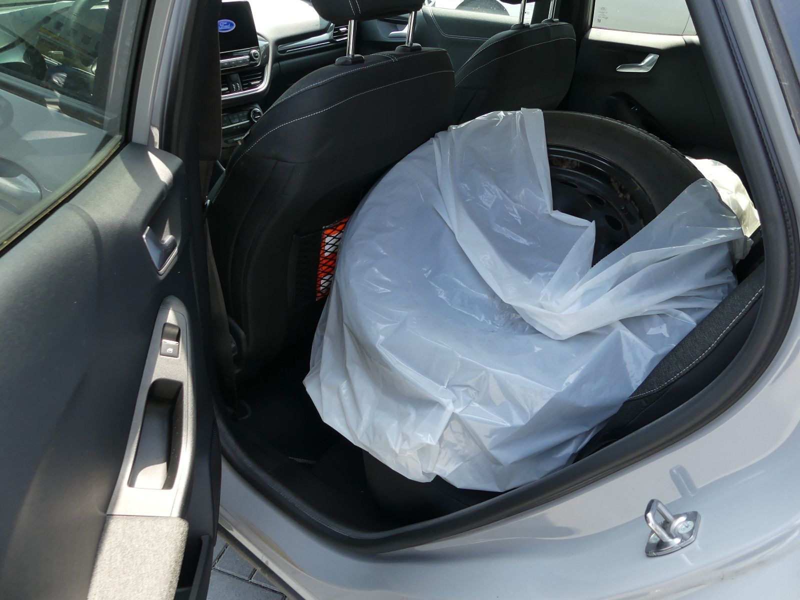 Fahrzeugabbildung Ford Puma Titanium"2.HAND"30TKM"