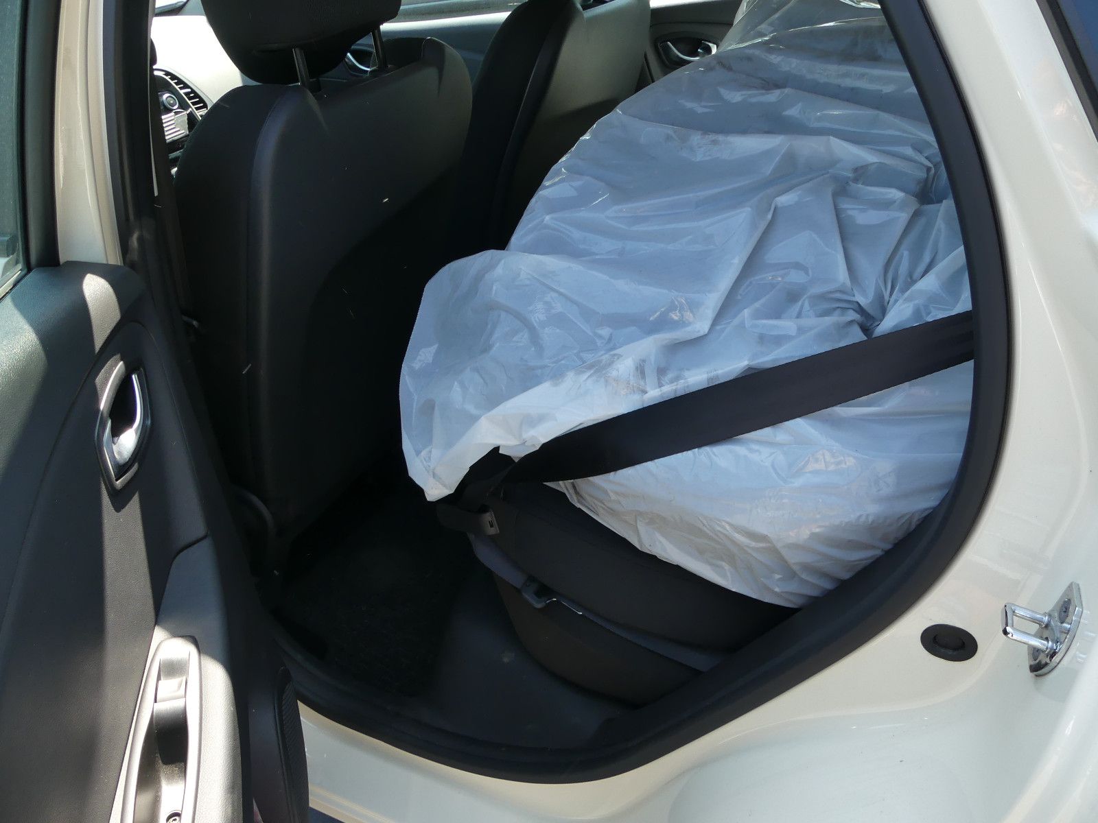 Fahrzeugabbildung Renault Captur Life"NUR33TKM"