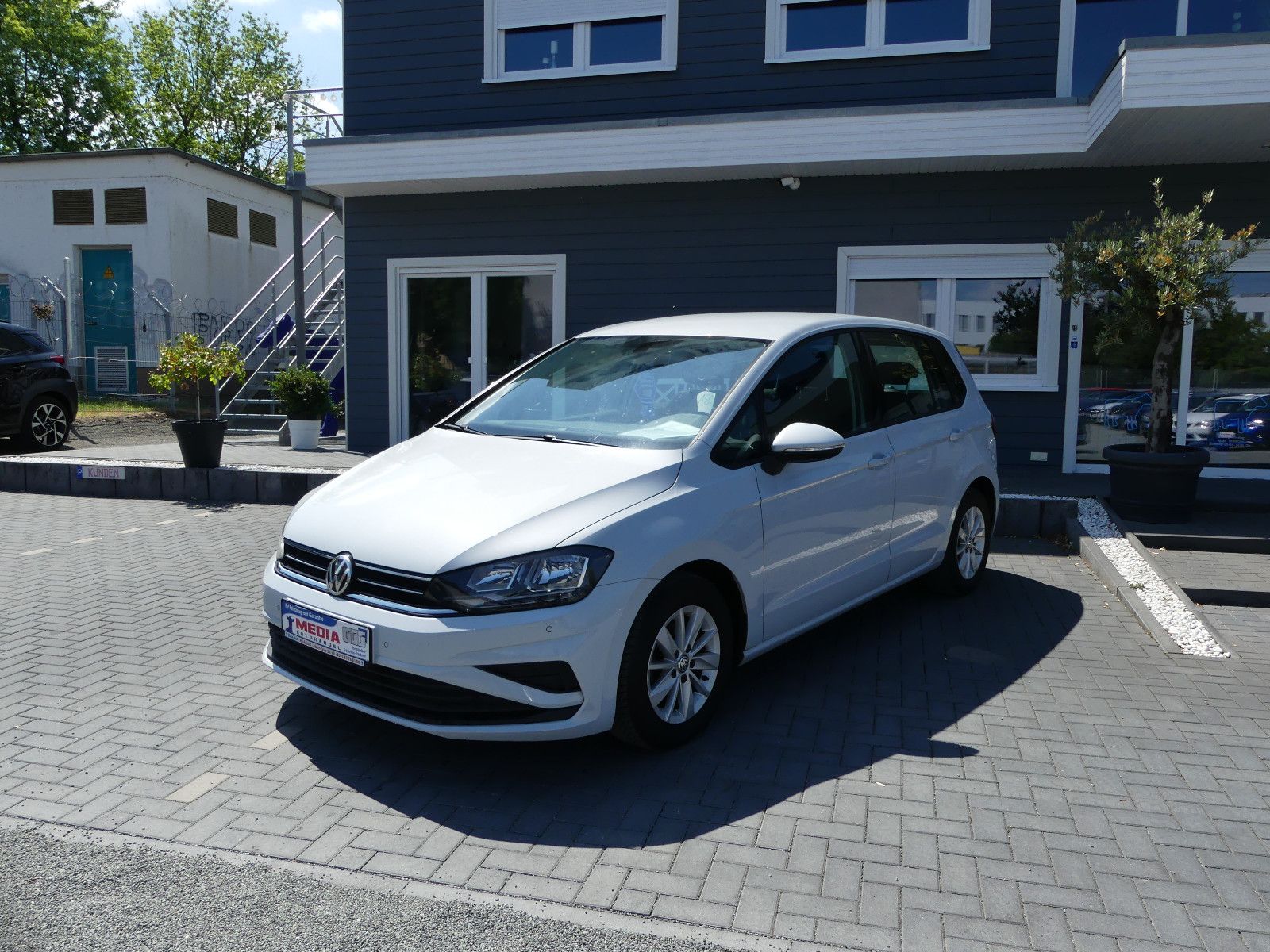 Fahrzeugabbildung Volkswagen Golf Sportsvan VII Trendline"1.HAND"82TKM"