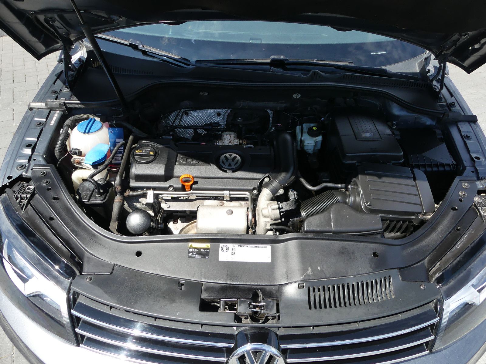 Fahrzeugabbildung Volkswagen Eos Basis BMT "CABRIO"