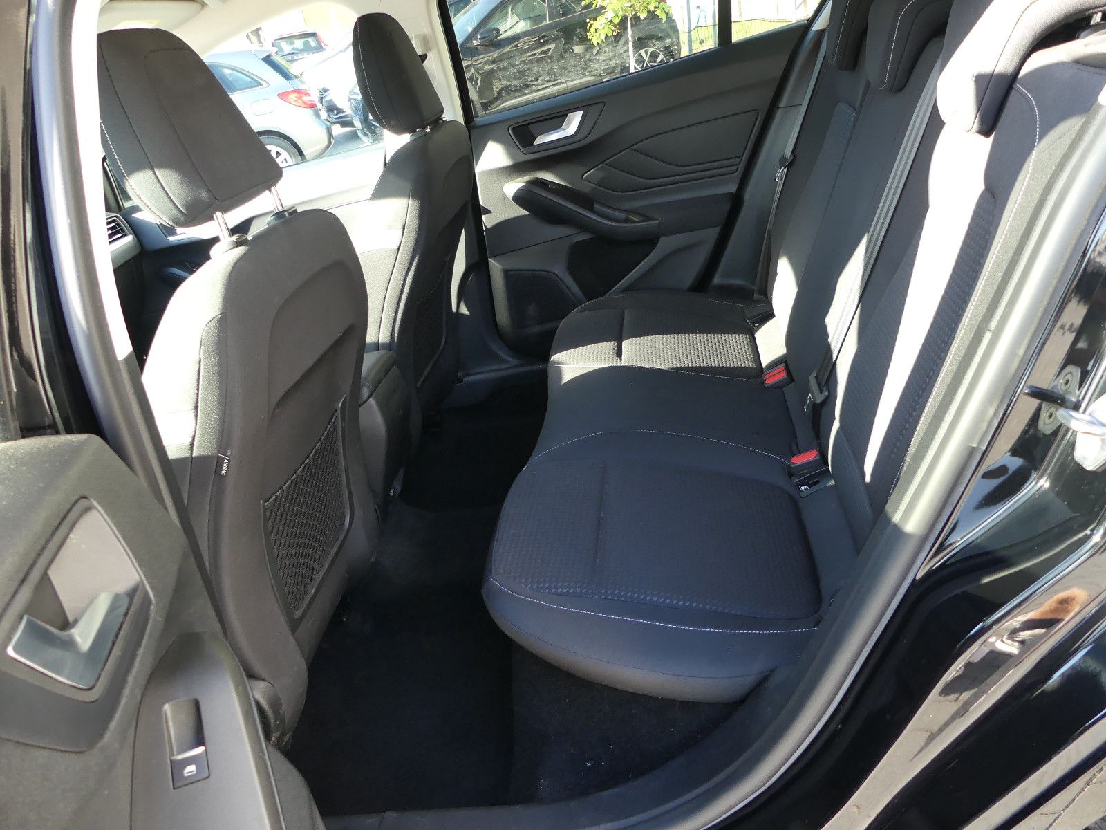 Fahrzeugabbildung Ford Focus Lim. Cool & Connect, * AUTOMATIK*
