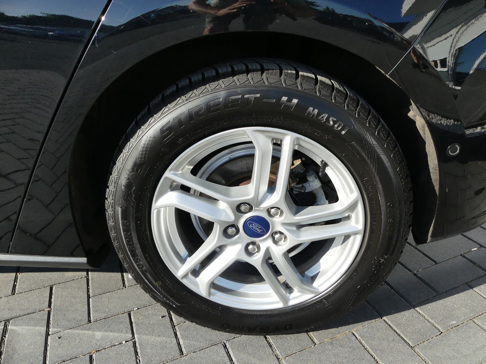 Fahrzeugabbildung Ford Focus Lim. Cool & Connect, * AUTOMATIK*