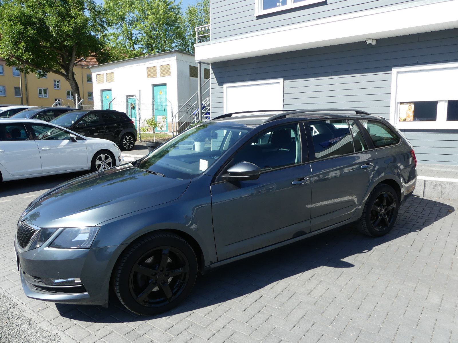 Fahrzeugabbildung SKODA Octavia Combi Ambition, * 1 HAND*
