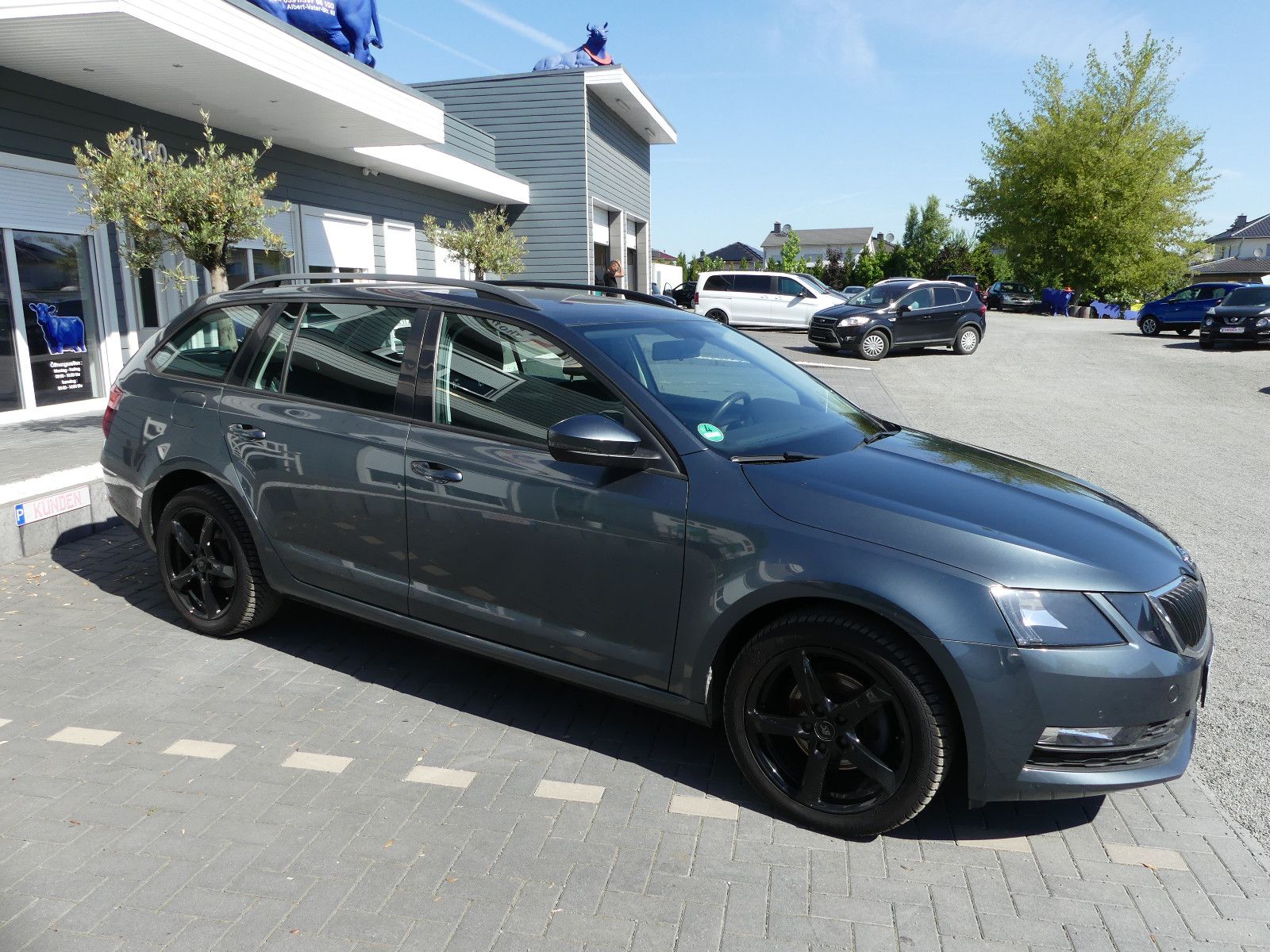 Fahrzeugabbildung SKODA Octavia Combi Ambition, * 1 HAND*