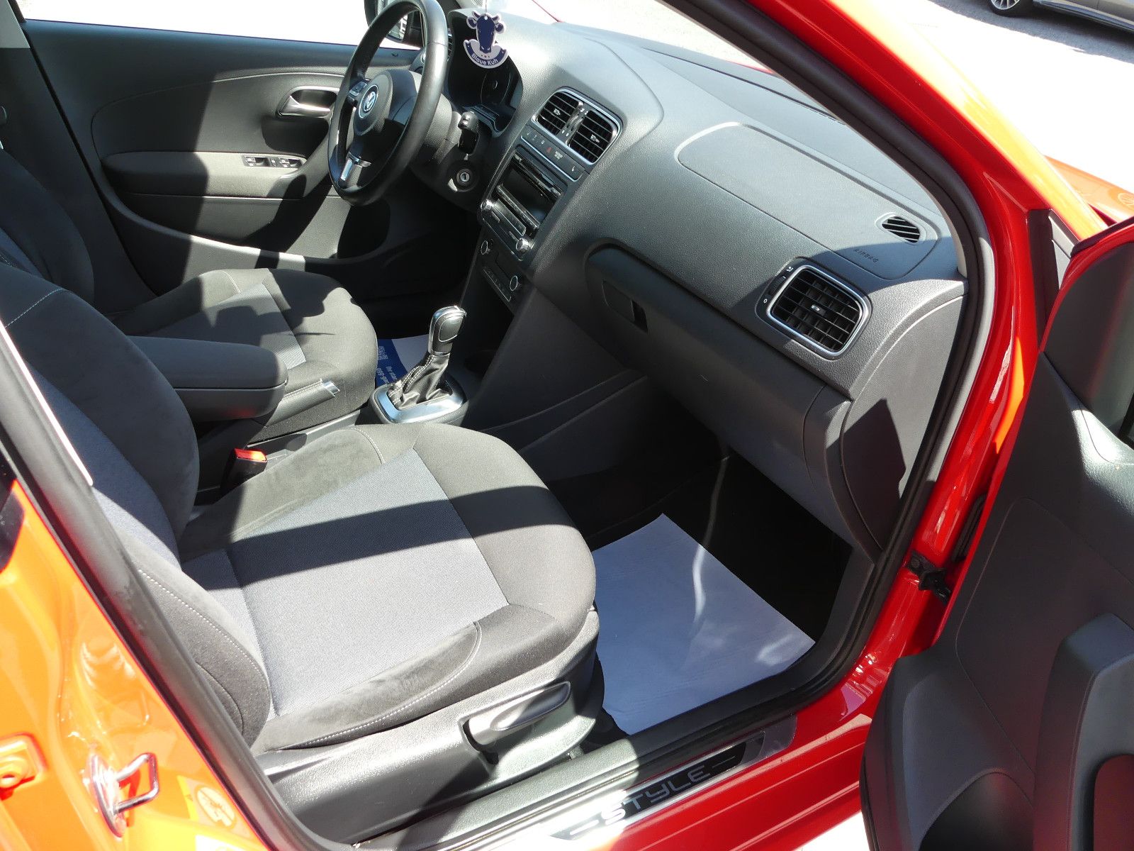 Fahrzeugabbildung Volkswagen Polo V Style "AUTOMATIK"