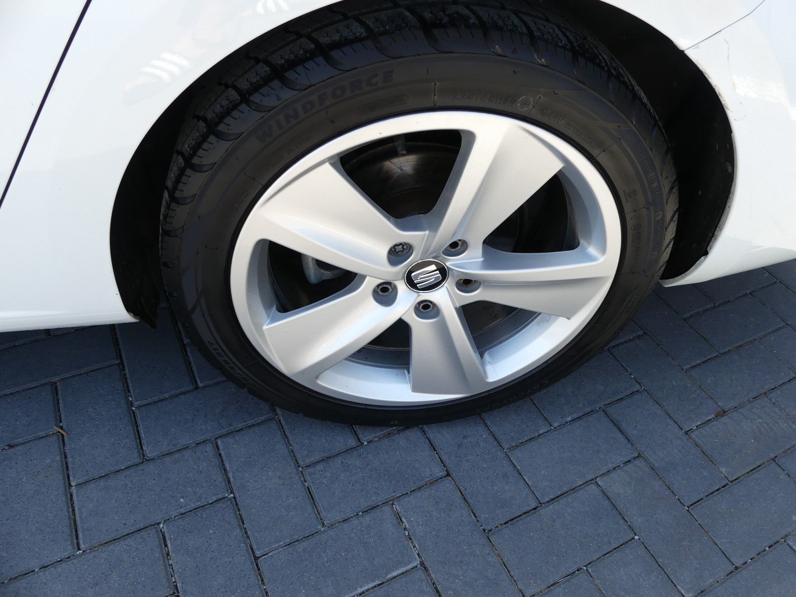 Fahrzeugabbildung SEAT Leon ST FR