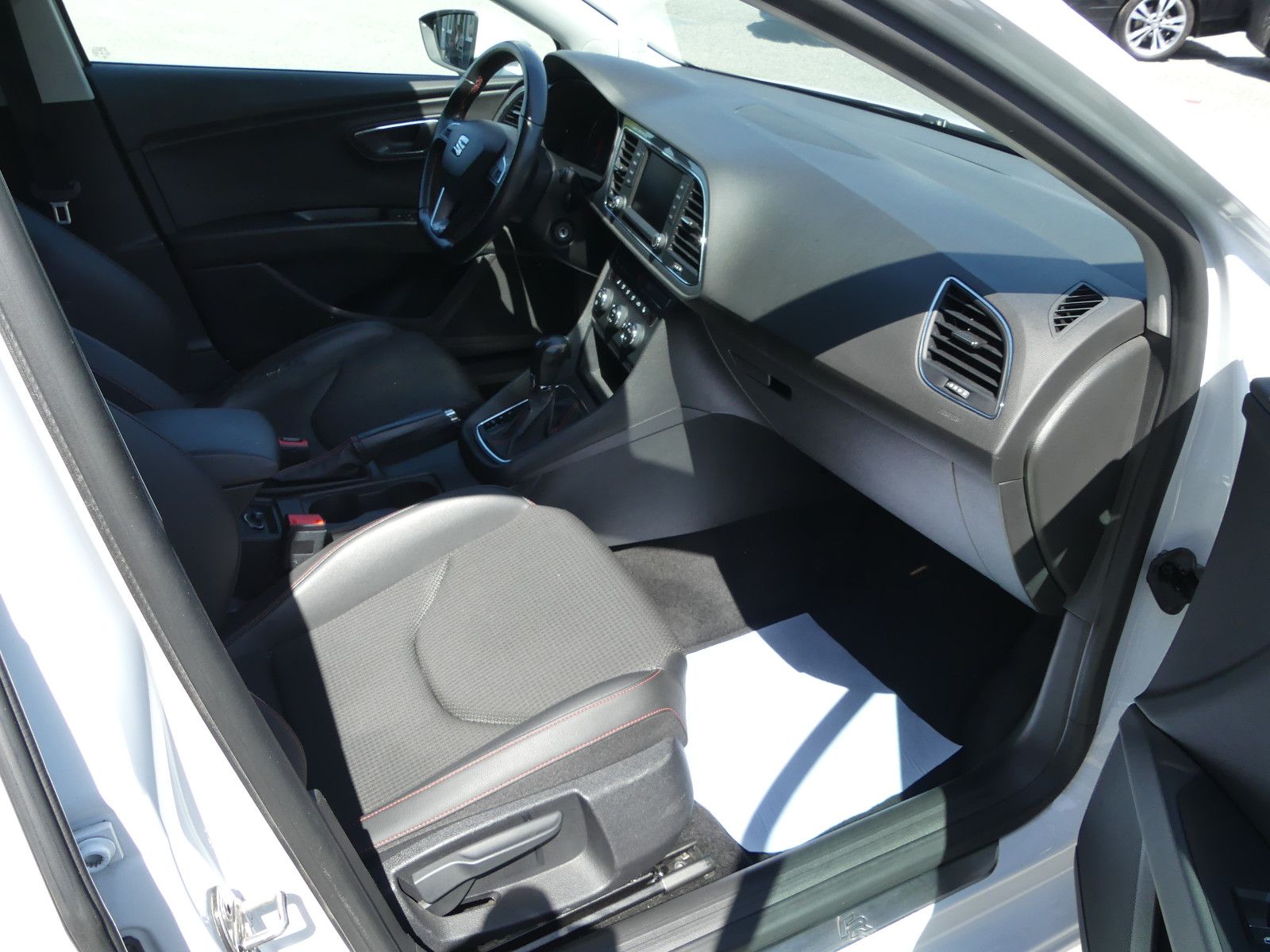 Fahrzeugabbildung SEAT Leon ST FR