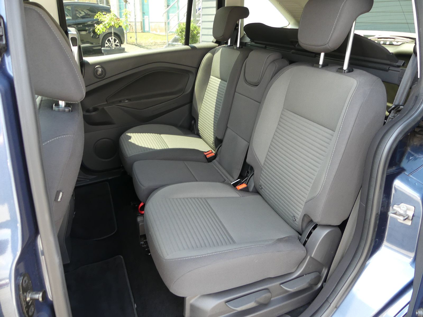 Fahrzeugabbildung Ford Grand C-Max Grand C-MAX Titanium