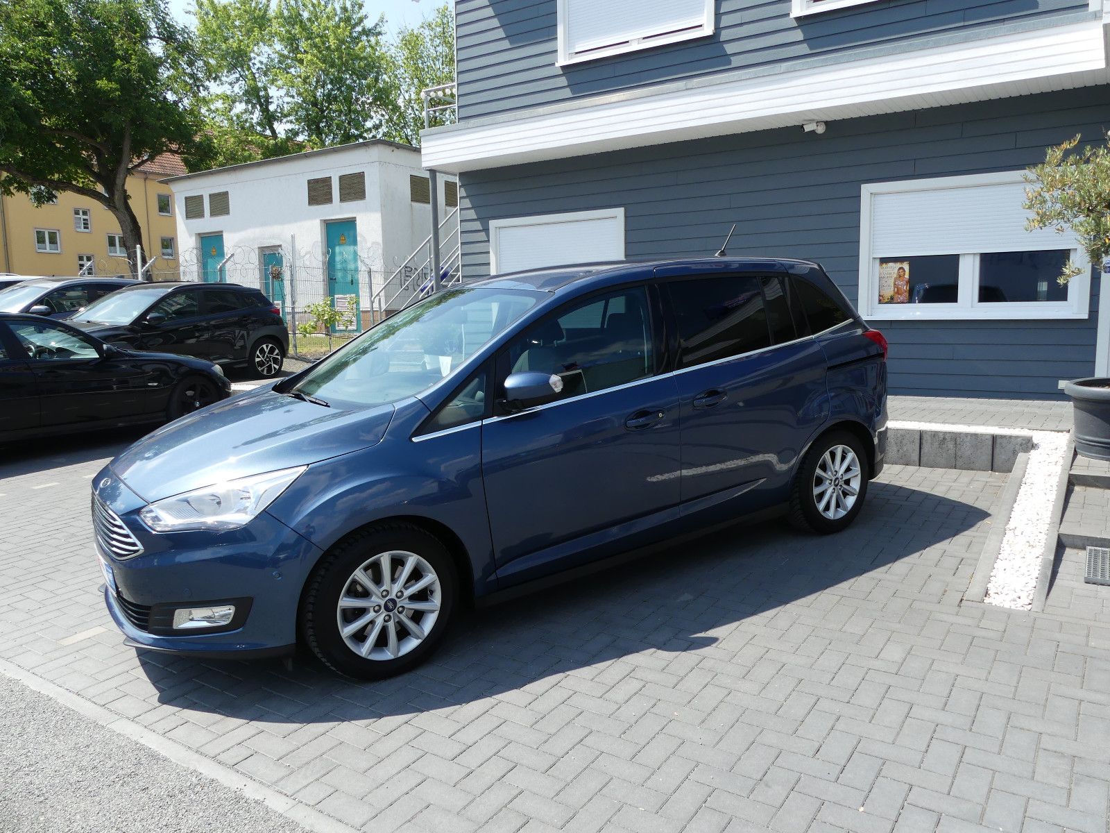 Fahrzeugabbildung Ford Grand C-Max Grand C-MAX Titanium