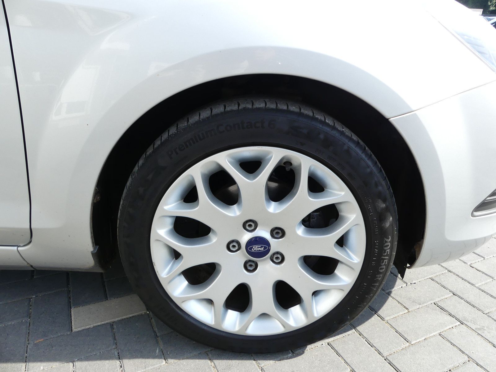 Fahrzeugabbildung Ford Focus Turnier Sport, *TÜV NEU*