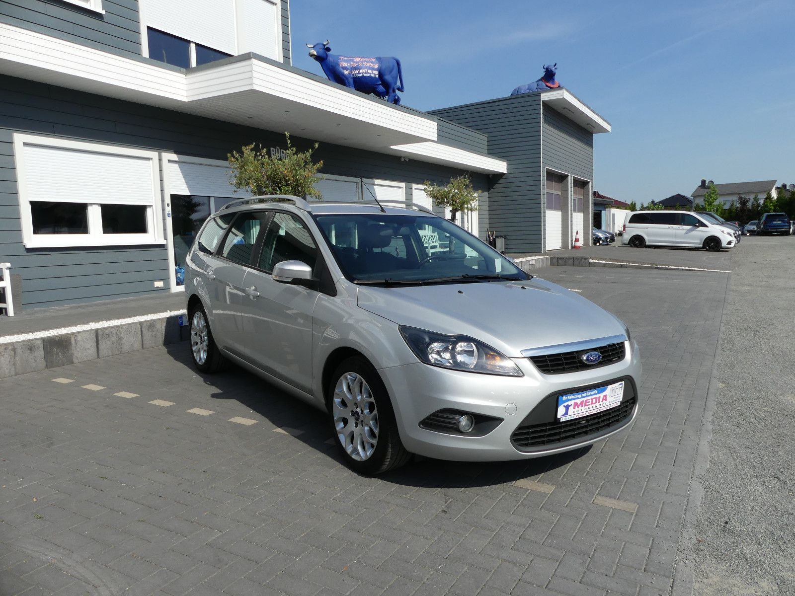 Fahrzeugabbildung Ford Focus Turnier Sport, *TÜV NEU*