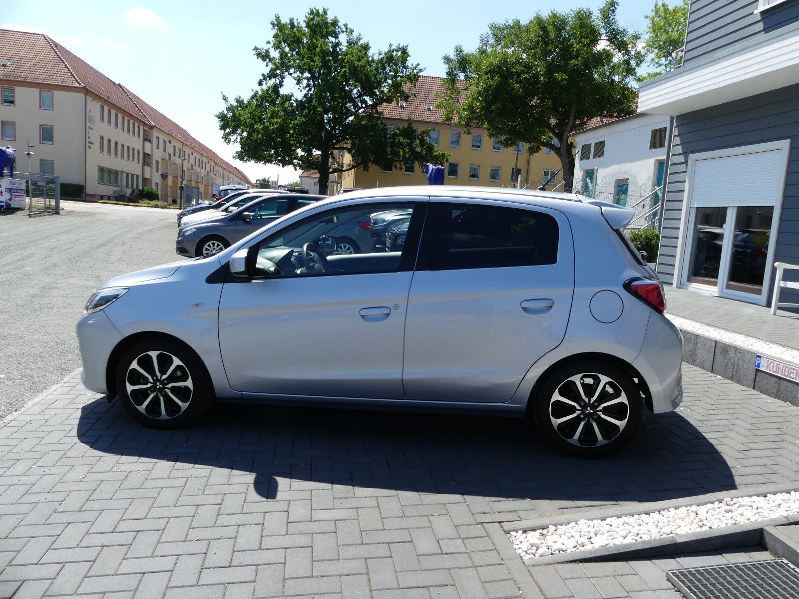 Fahrzeugabbildung Mitsubishi Space Star Intro Edition+"24TKM"AUTOMATIK"