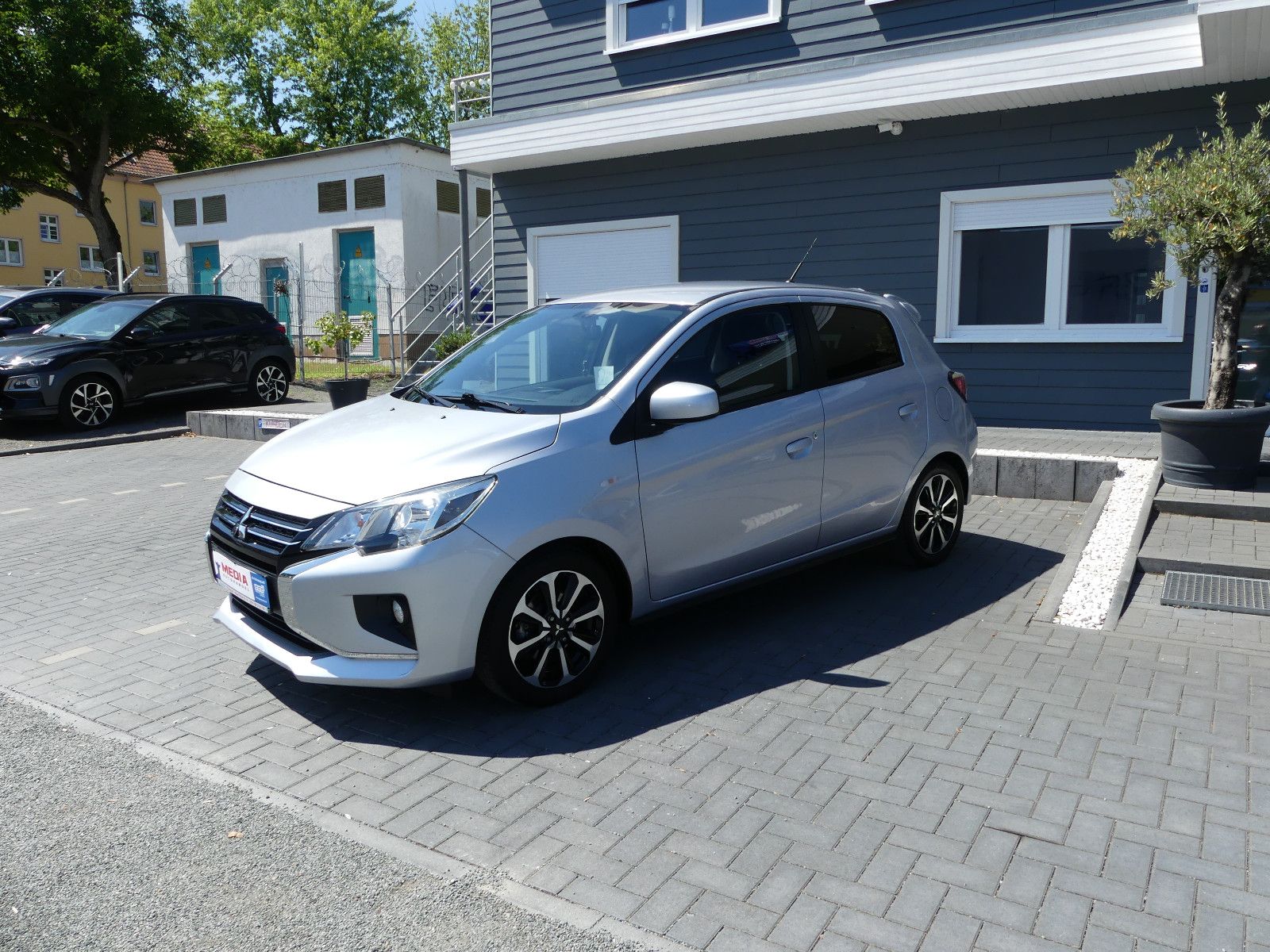 Fahrzeugabbildung Mitsubishi Space Star Intro Edition+"24TKM"AUTOMATIK"