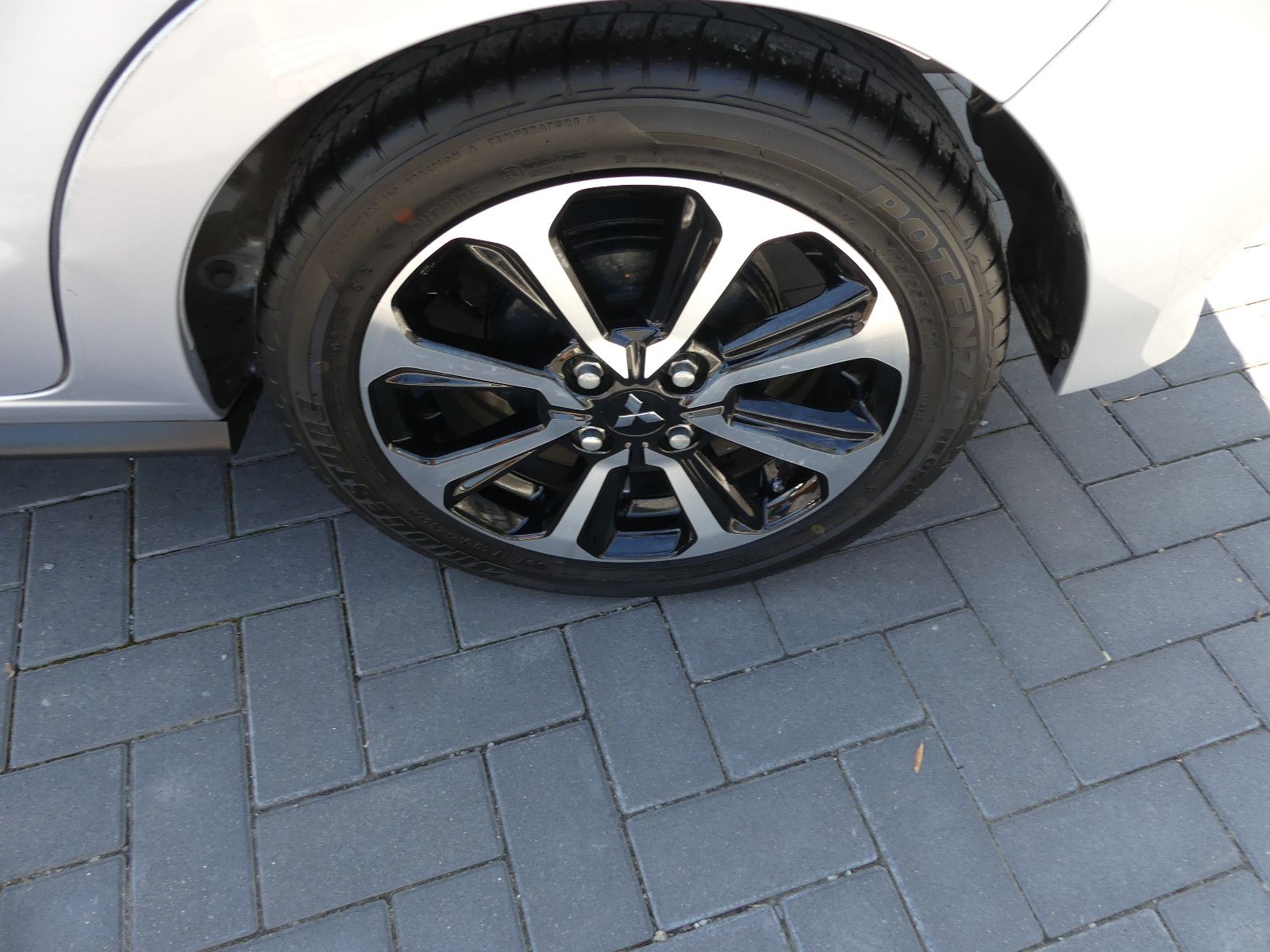 Fahrzeugabbildung Mitsubishi Space Star Intro Edition+"24TKM"AUTOMATIK"