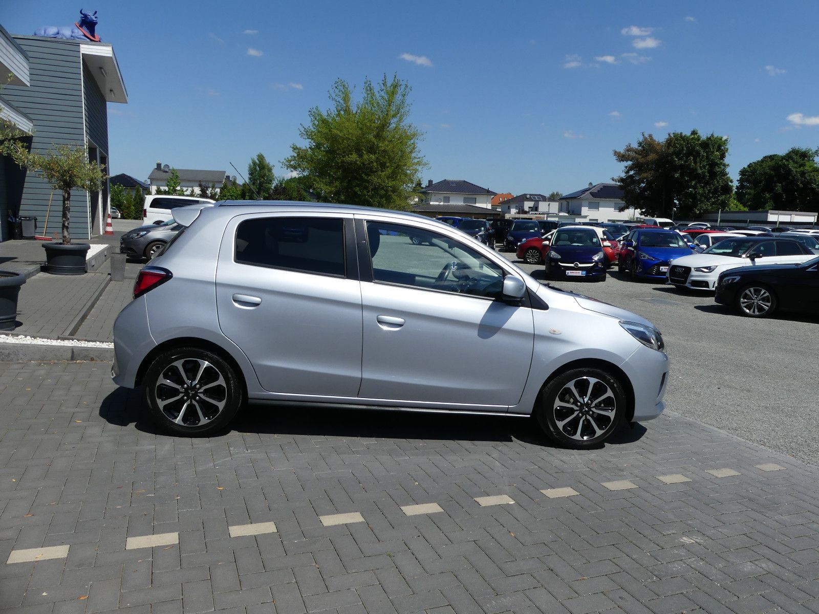 Fahrzeugabbildung Mitsubishi Space Star Intro Edition+"24TKM"AUTOMATIK"