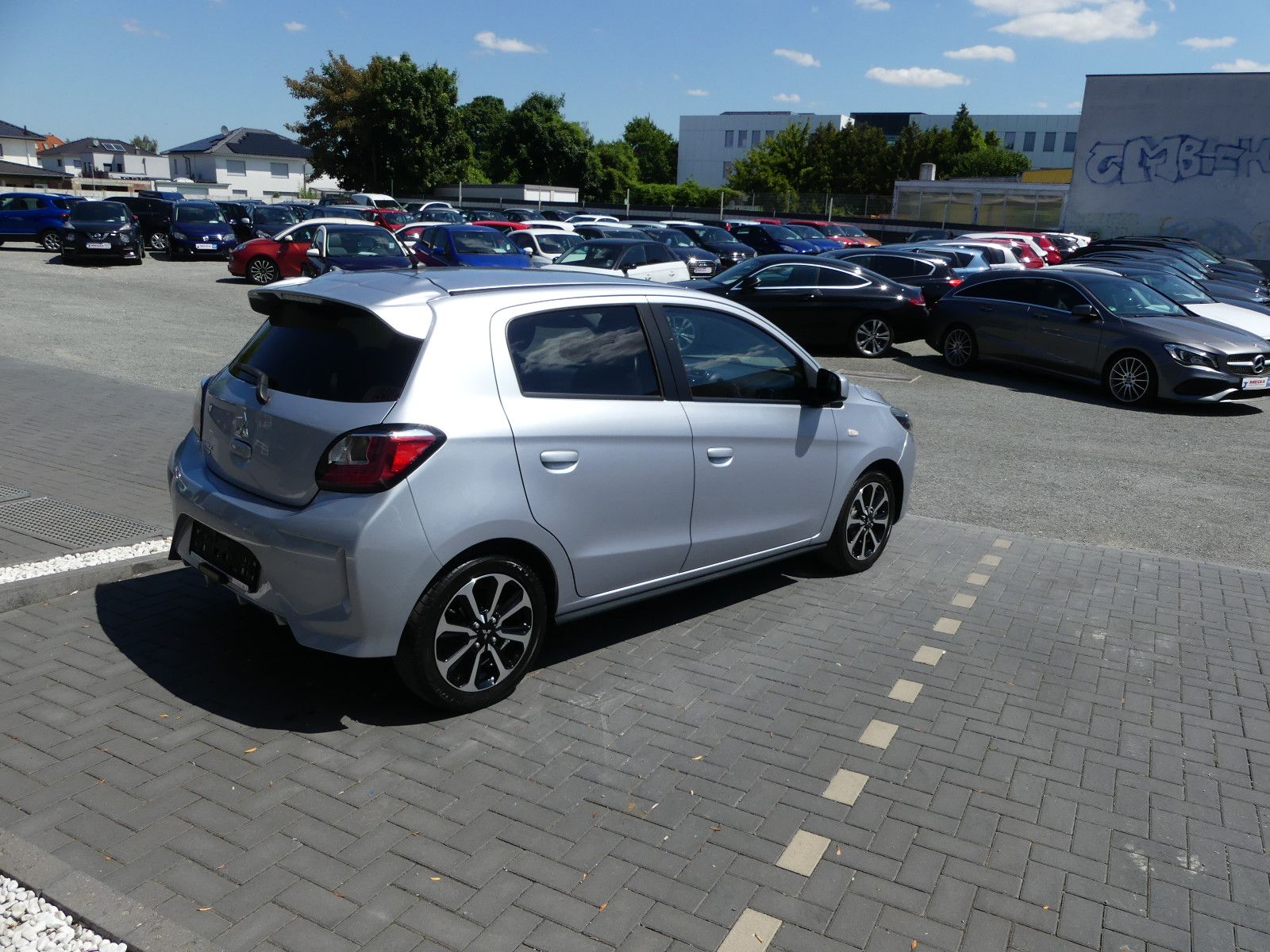 Fahrzeugabbildung Mitsubishi Space Star Intro Edition+"24TKM"AUTOMATIK"