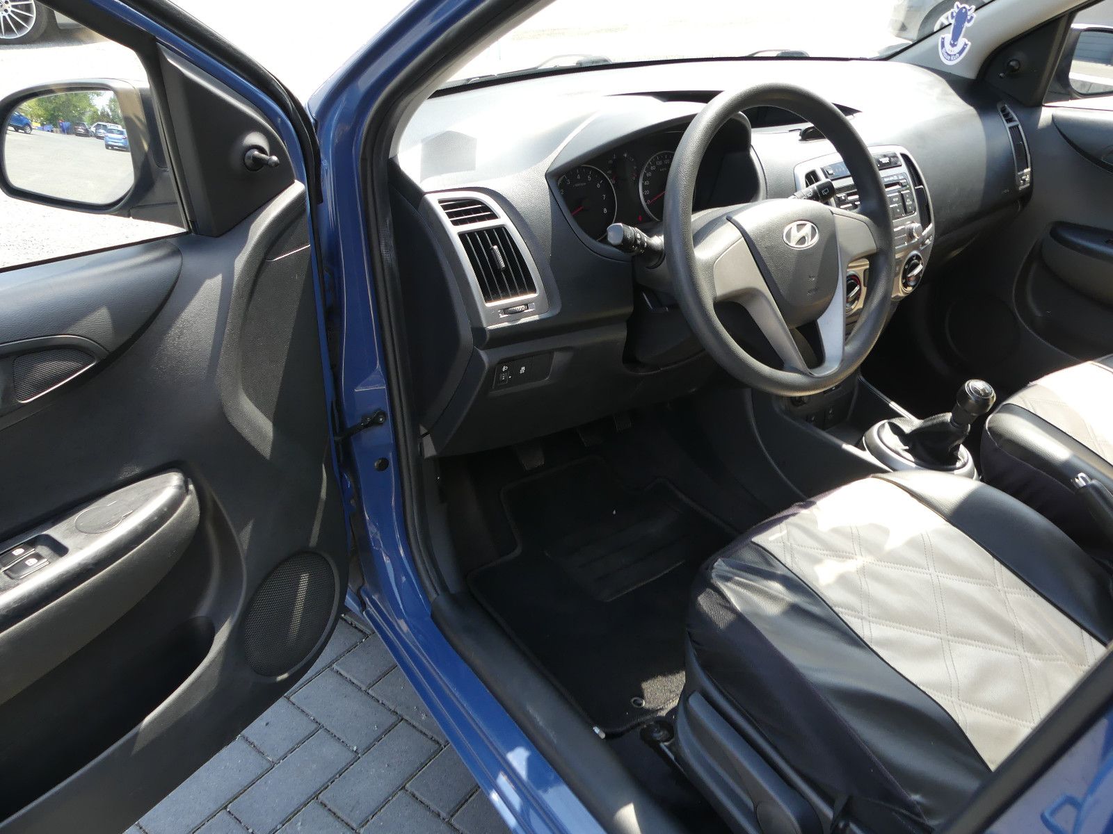 Fahrzeugabbildung Hyundai i20 Classic"76TKM"
