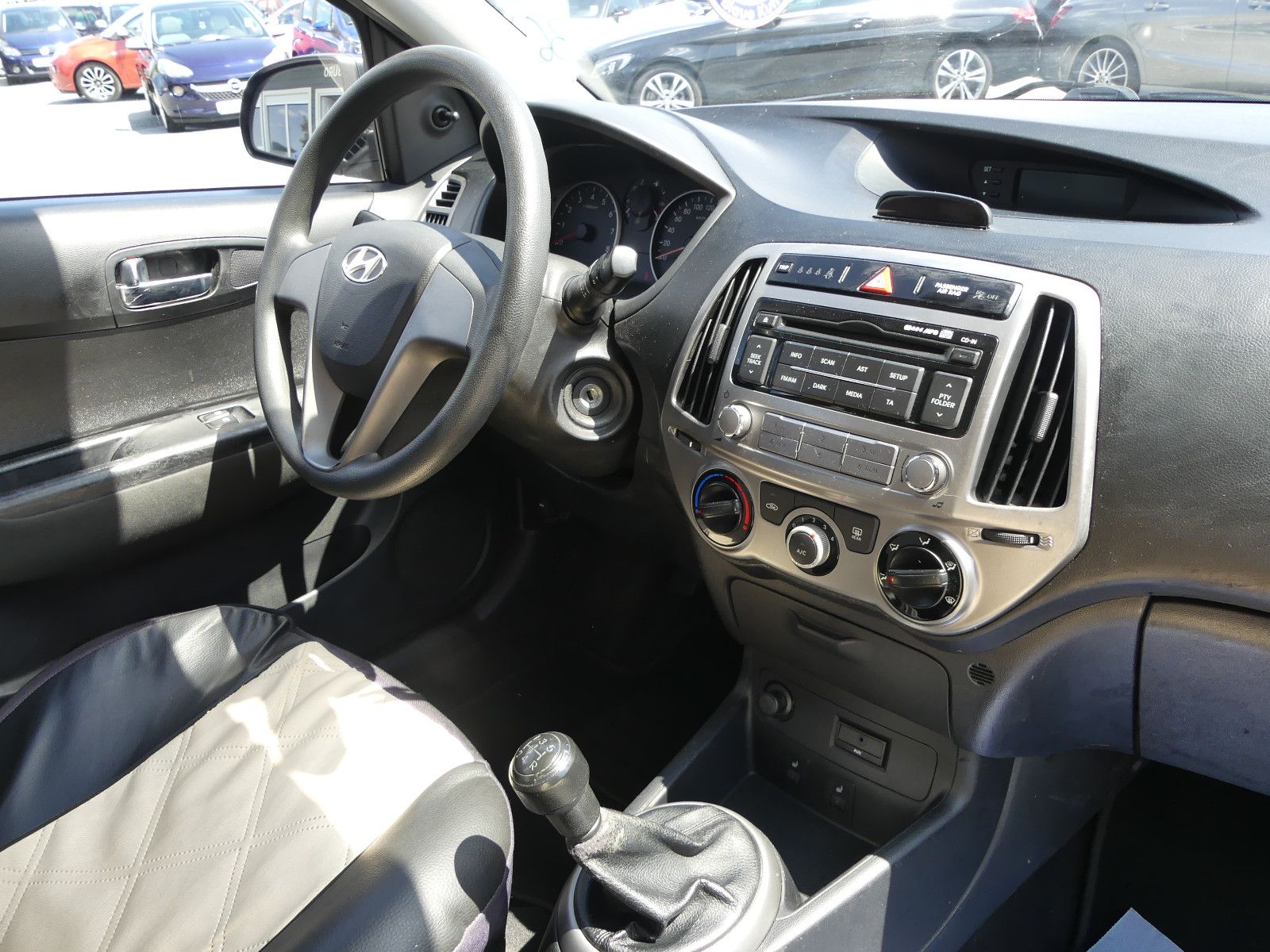 Fahrzeugabbildung Hyundai i20 Classic"76TKM"