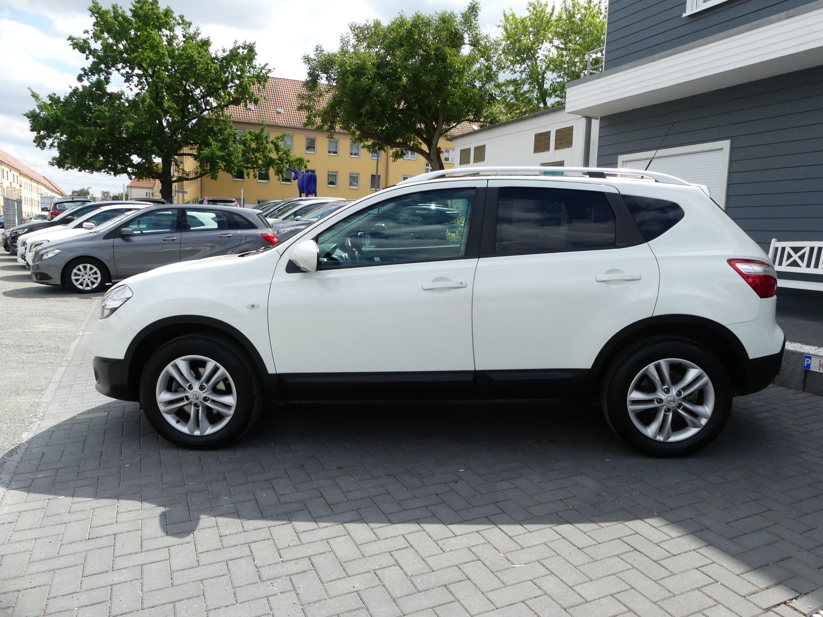 Fahrzeugabbildung Nissan Qashqai..1.6, *30.000 KM*, AUTOMATIK