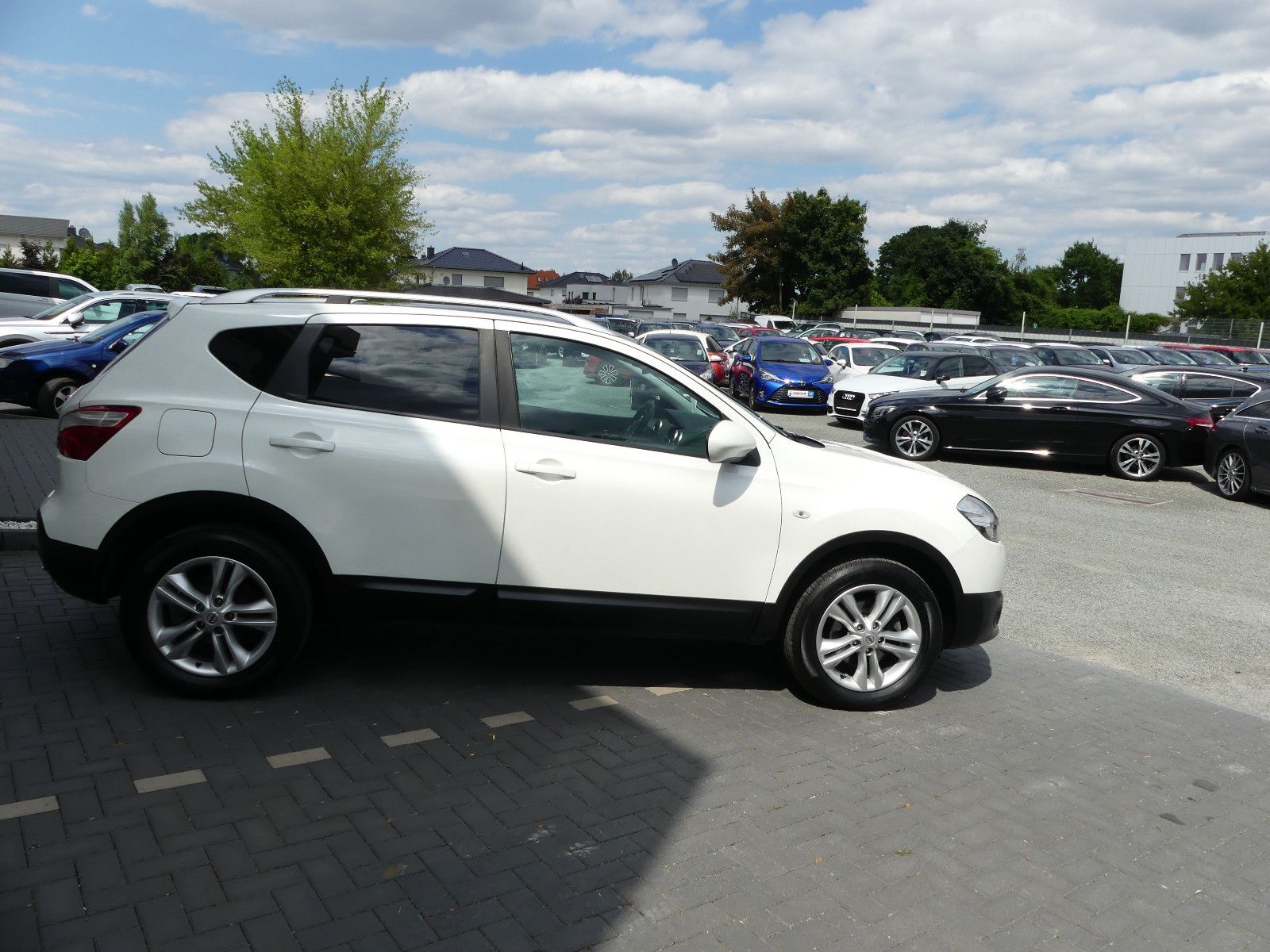 Fahrzeugabbildung Nissan Qashqai..1.6, *30.000 KM*, AUTOMATIK