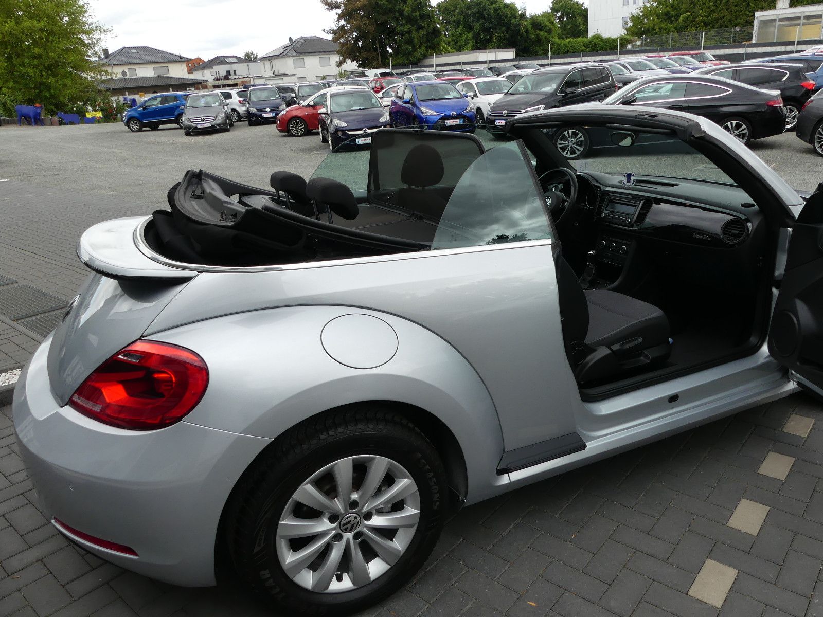 Fahrzeugabbildung Volkswagen Beetle Cabriolet Basis, 63000 km