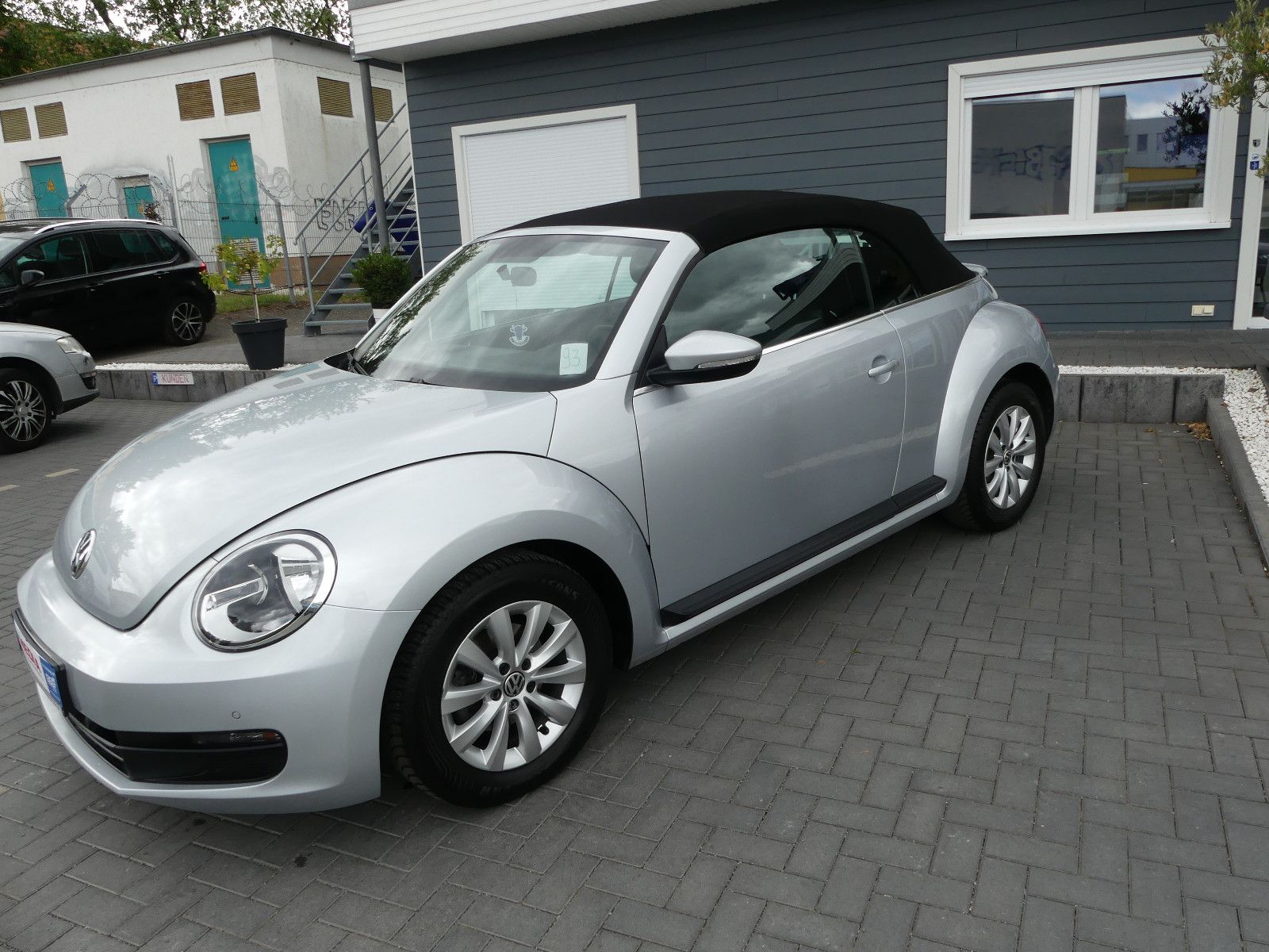 Fahrzeugabbildung Volkswagen Beetle Cabriolet Basis, 63000 km