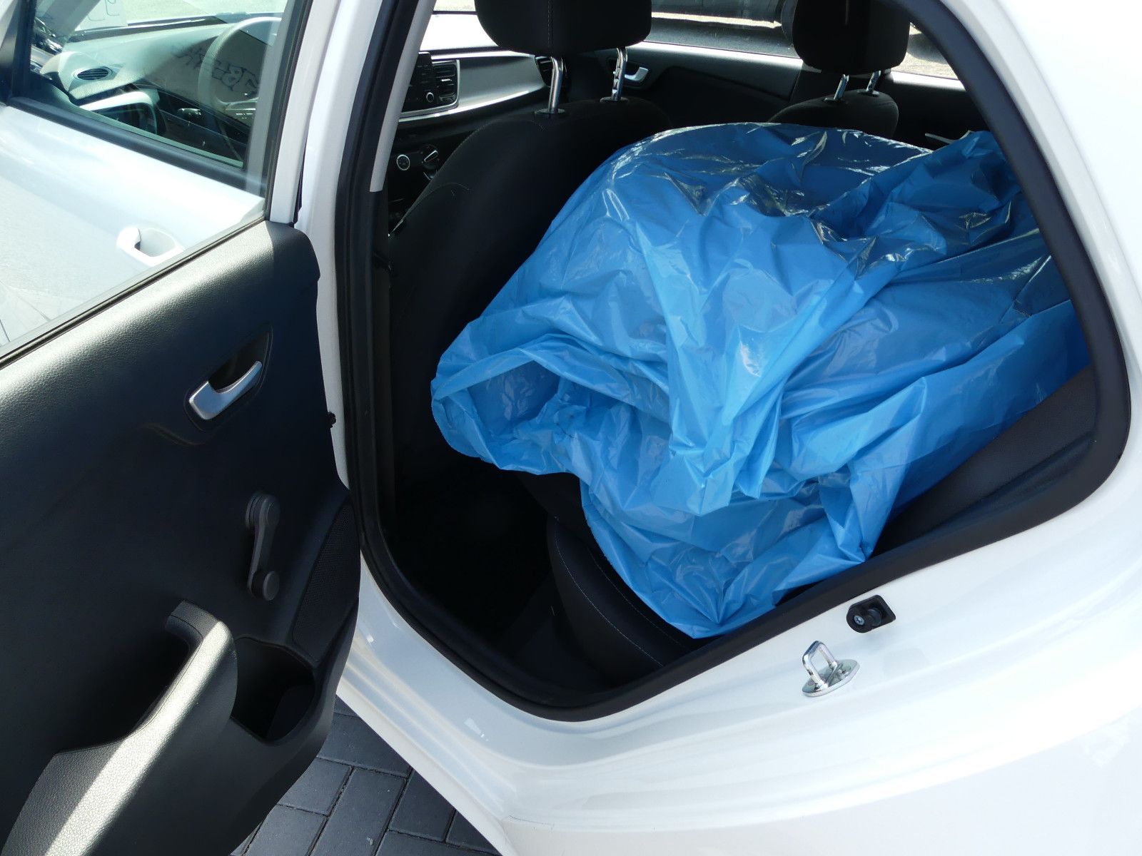 Fahrzeugabbildung Kia Rio Edition 7 "92TKM"1.HAND"