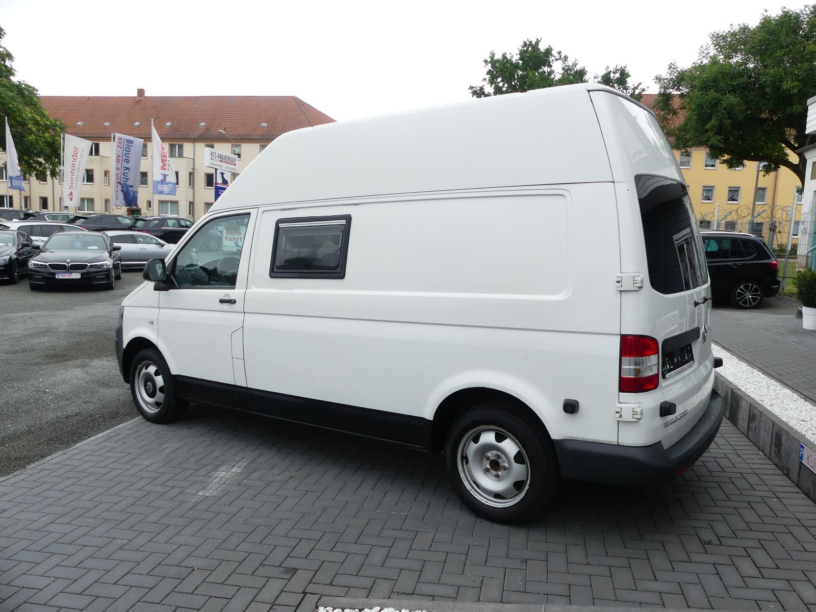 Fahrzeugabbildung Volkswagen T5 Transporter Kasten-Kombi Kasten-Hochdach lang