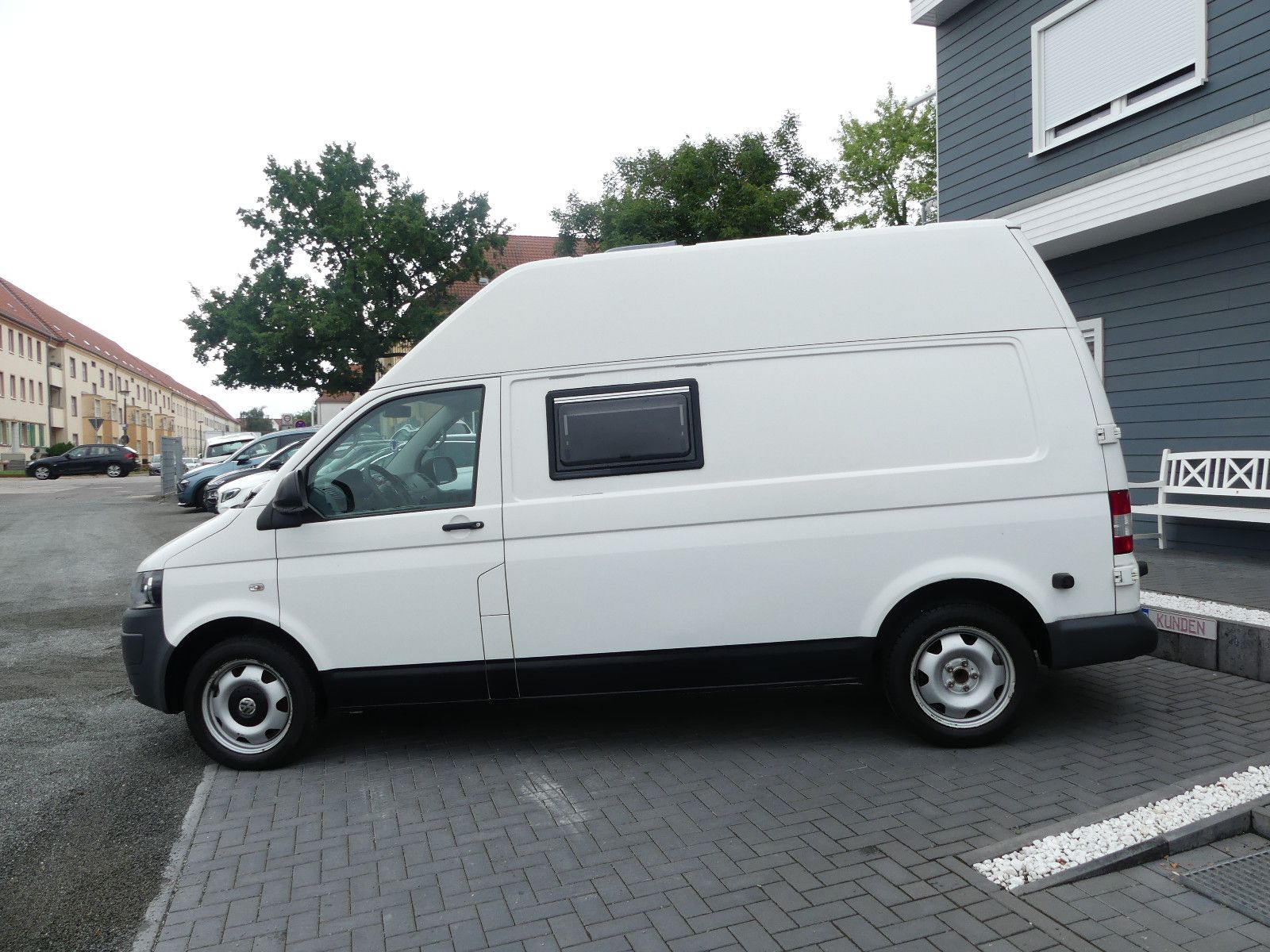Fahrzeugabbildung Volkswagen T5 Transporter Kasten-Kombi Kasten-Hochdach lang