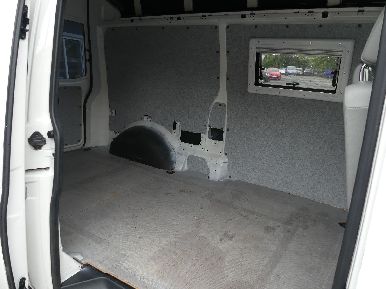 Fahrzeugabbildung Volkswagen T5 Transporter Kasten-Kombi Kasten-Hochdach lang