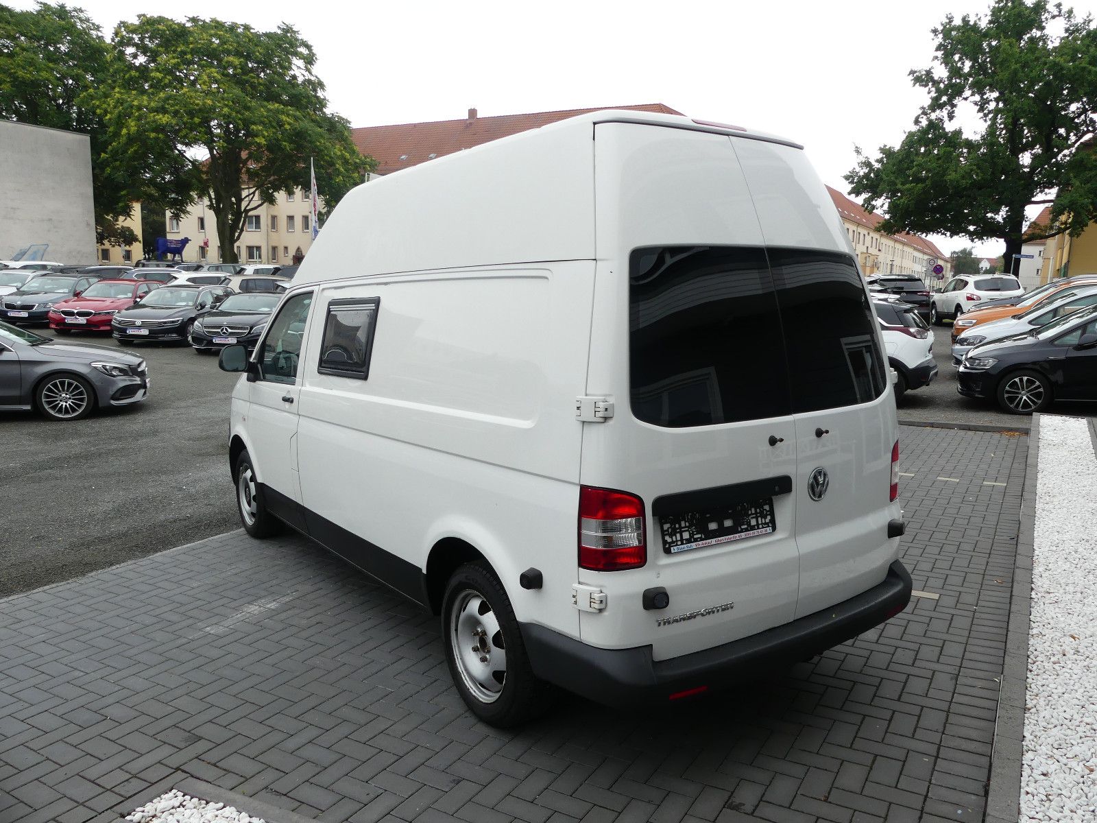 Fahrzeugabbildung Volkswagen T5 Transporter Kasten-Kombi Kasten-Hochdach lang