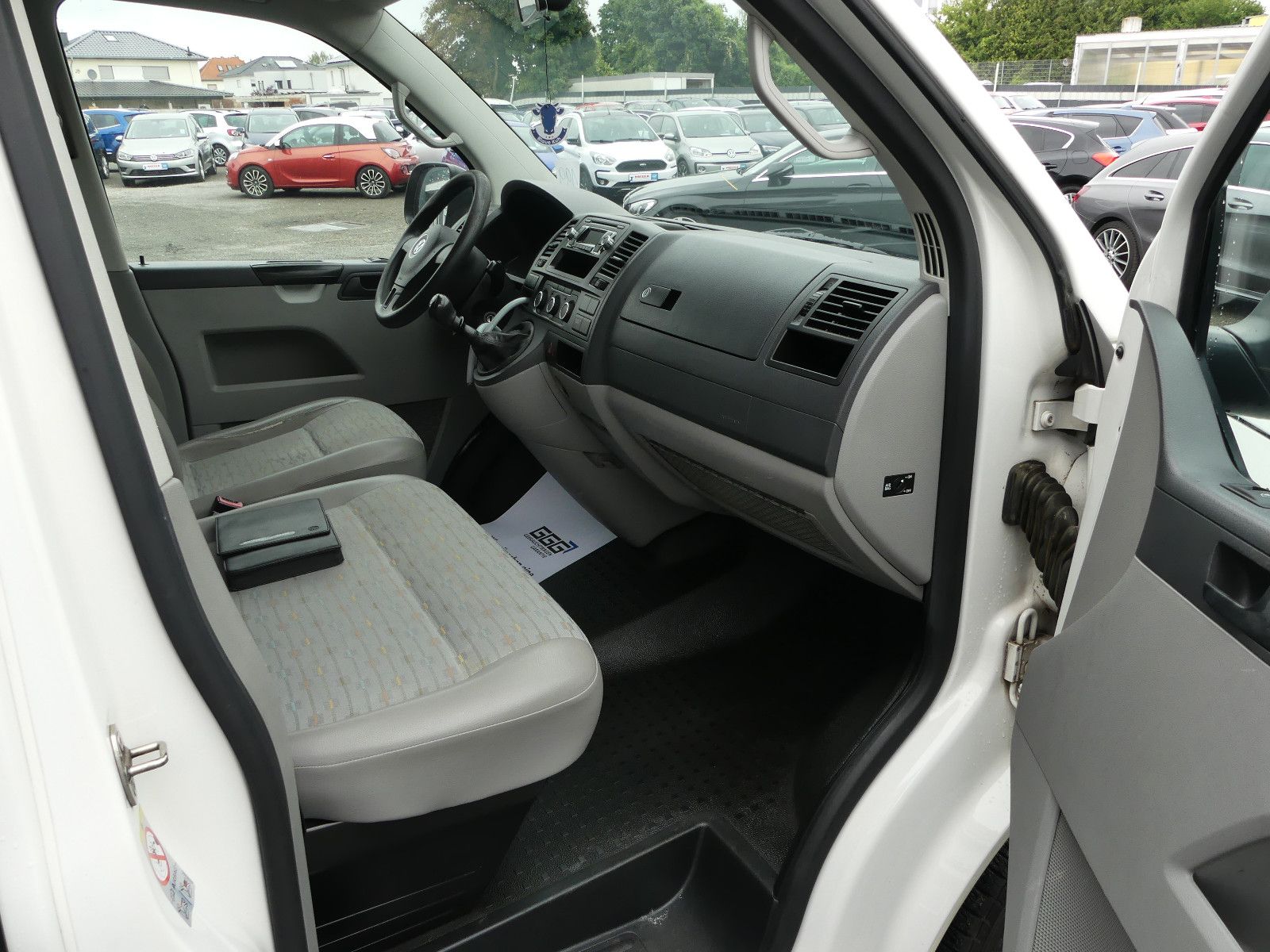 Fahrzeugabbildung Volkswagen T5 Transporter Kasten-Kombi Kasten-Hochdach lang