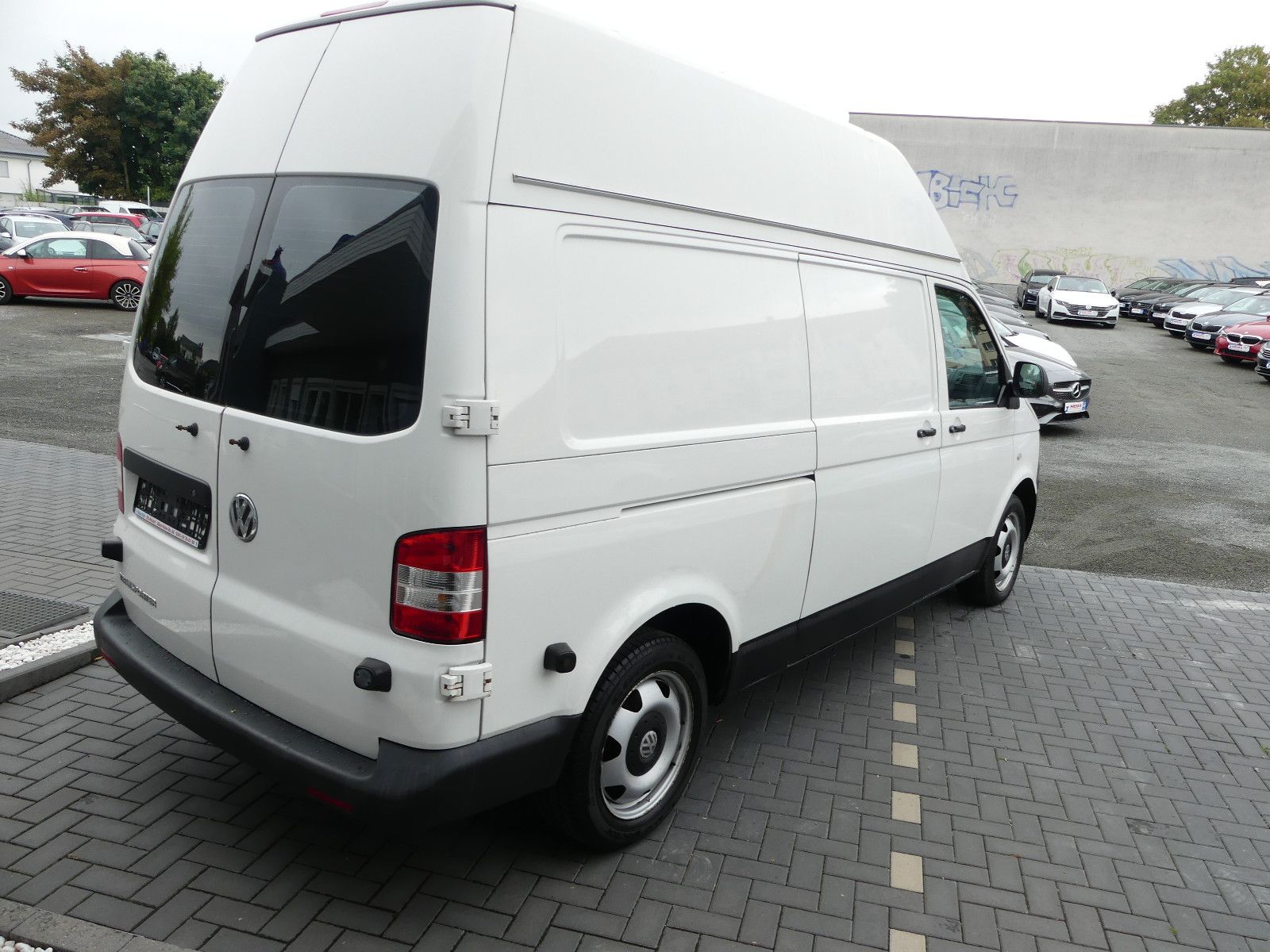 Fahrzeugabbildung Volkswagen T5 Transporter Kasten-Kombi Kasten-Hochdach lang