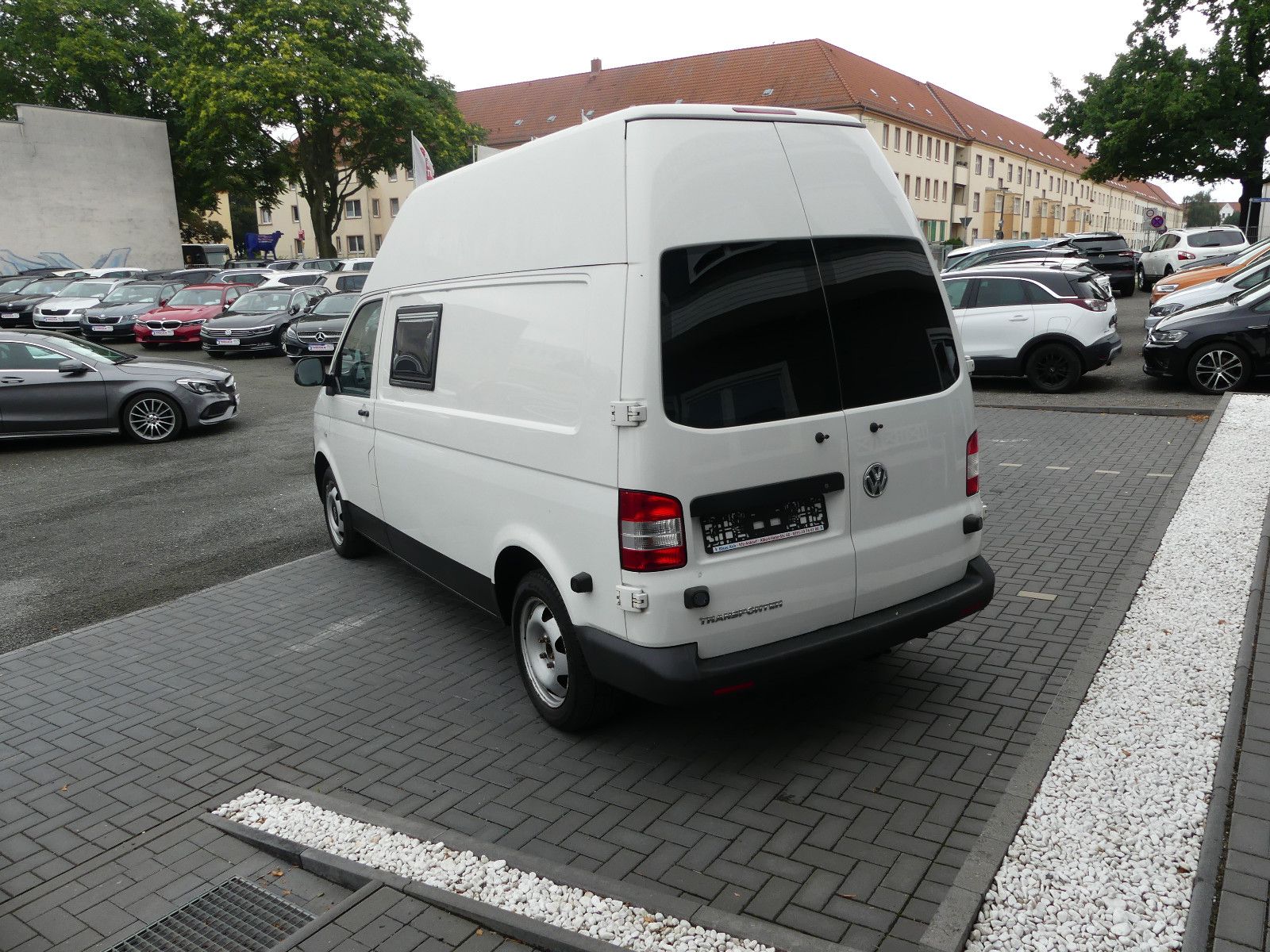 Fahrzeugabbildung Volkswagen T5 Transporter Kasten-Kombi Kasten-Hochdach lang