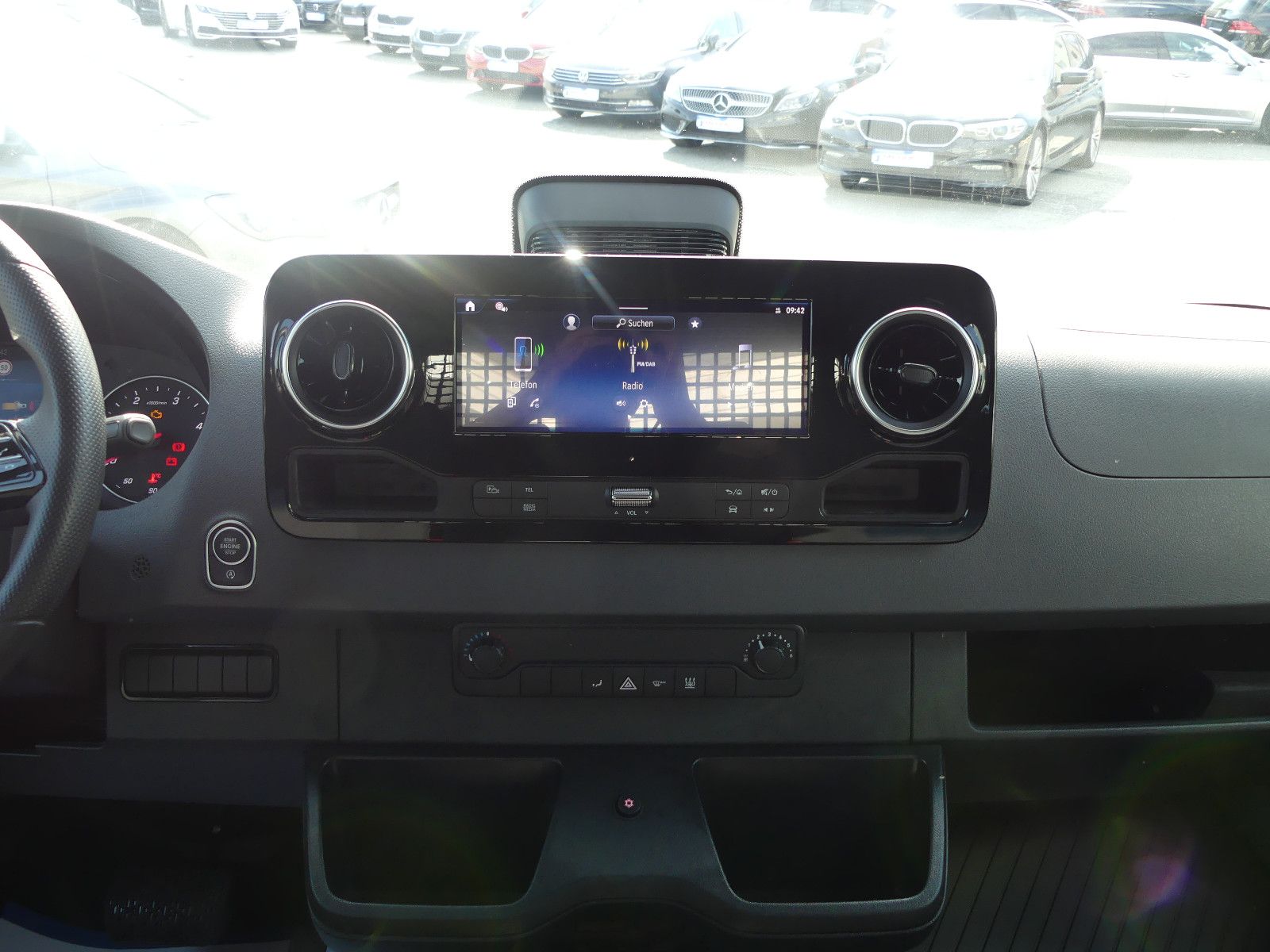 Fahrzeugabbildung Mercedes-Benz Sprinter III Pritsche DoKa RWD/AWD 317 C