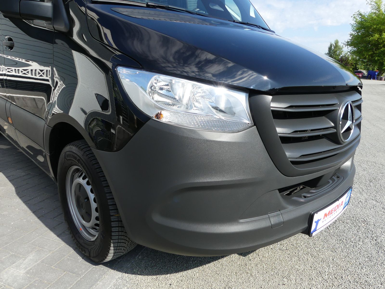 Fahrzeugabbildung Mercedes-Benz Sprinter III Pritsche DoKa RWD/AWD 317 C,