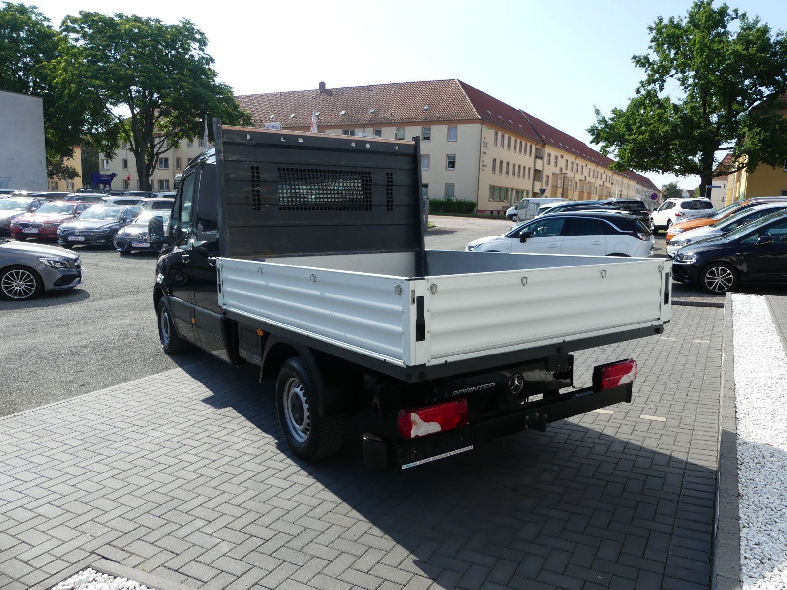Fahrzeugabbildung Mercedes-Benz Sprinter III Pritsche DoKa RWD/AWD 317 C,