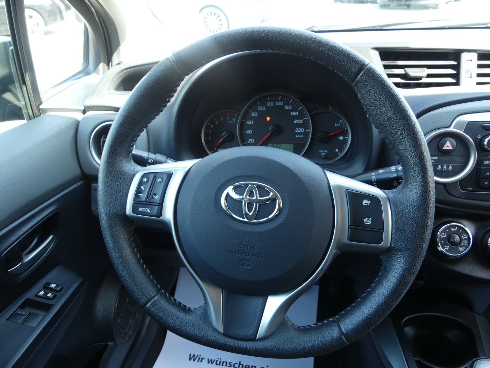 Fahrzeugabbildung Toyota Yaris Edition"1-HAND""NUR 49TKM"