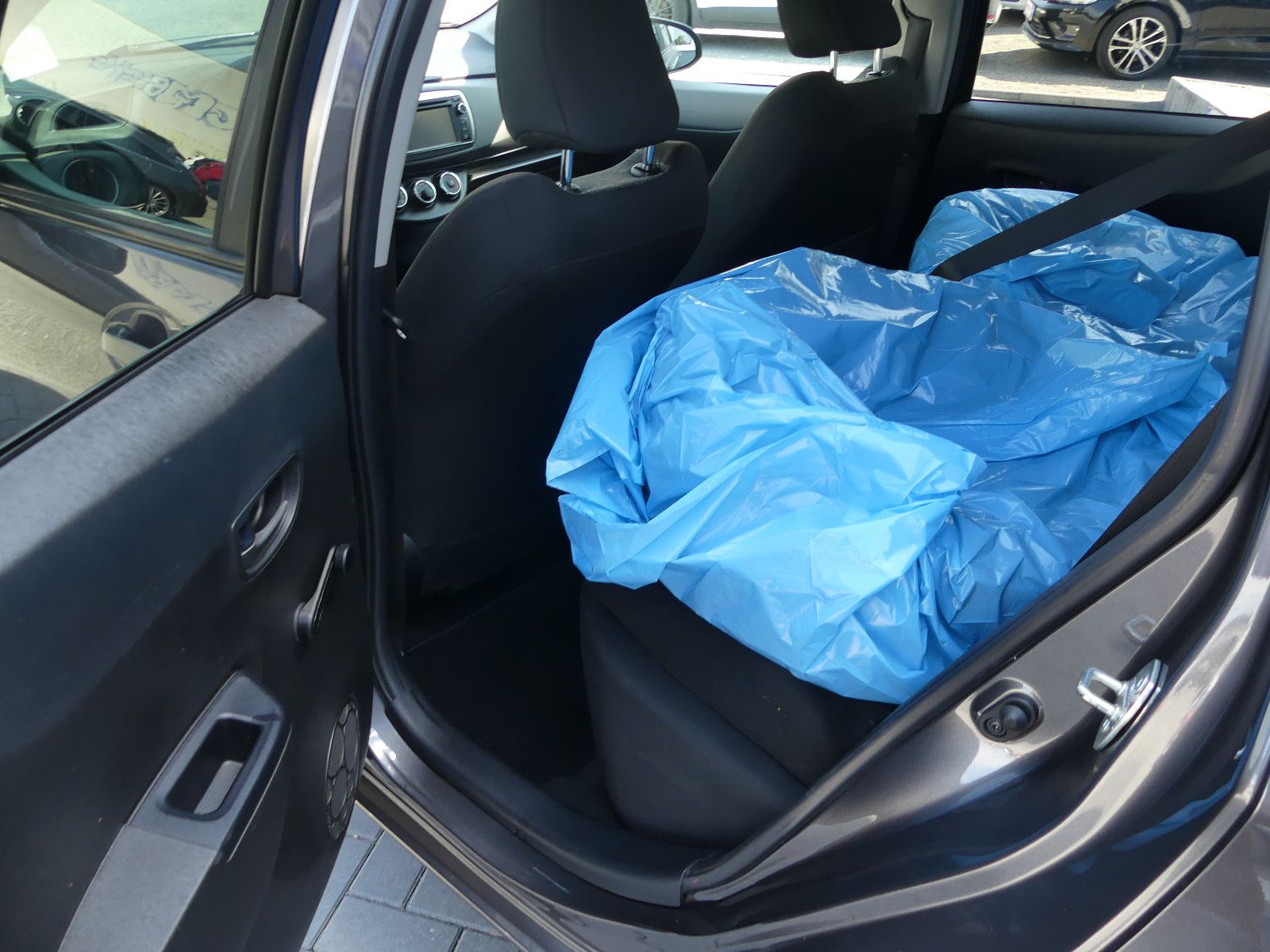 Fahrzeugabbildung Toyota Yaris Edition"1-HAND""NUR 49TKM"