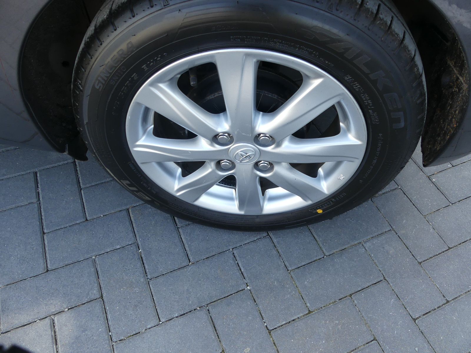 Fahrzeugabbildung Toyota Yaris Edition"1-HAND""NUR 49TKM"