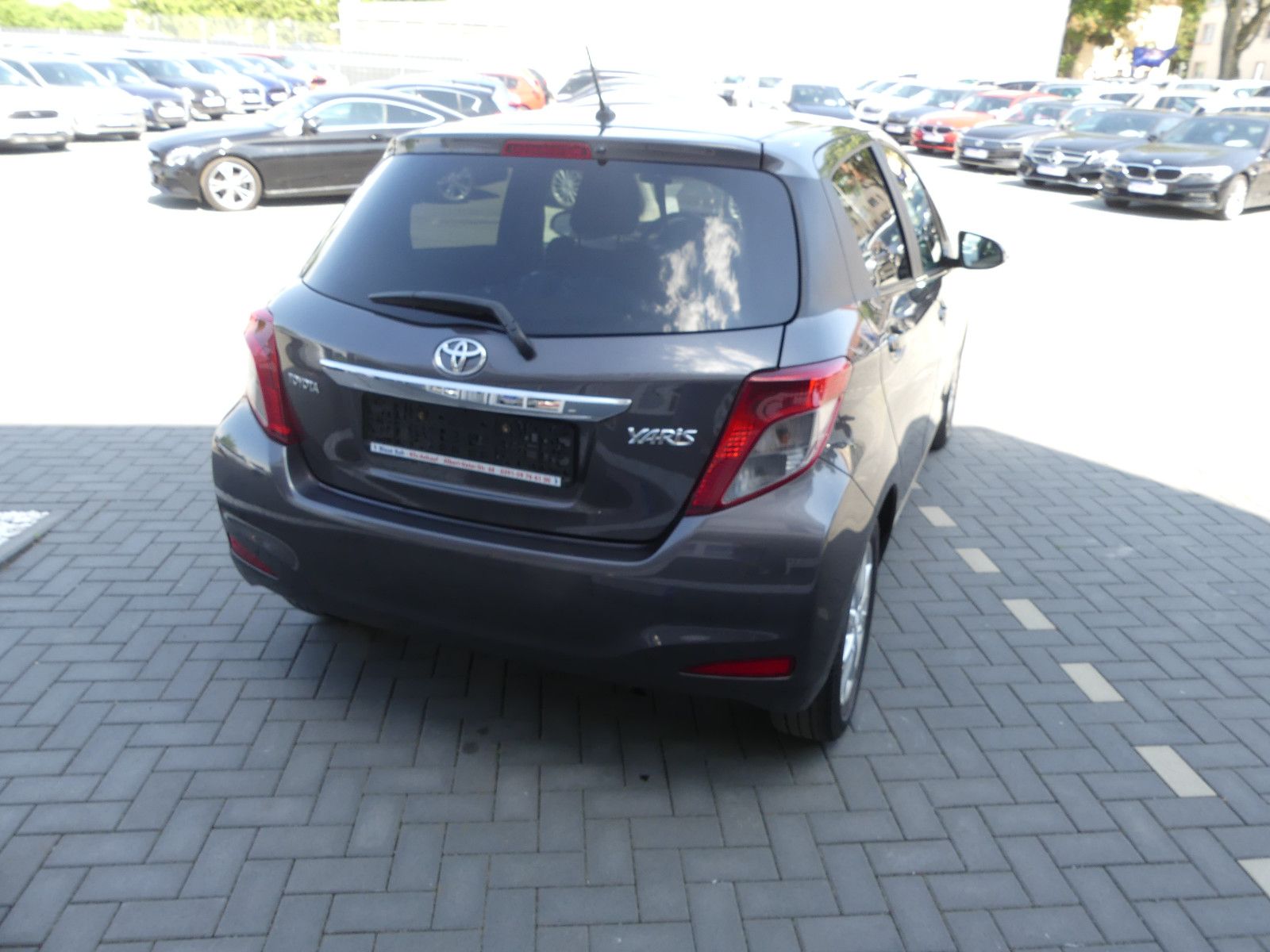 Fahrzeugabbildung Toyota Yaris Edition"1-HAND""NUR 49TKM"