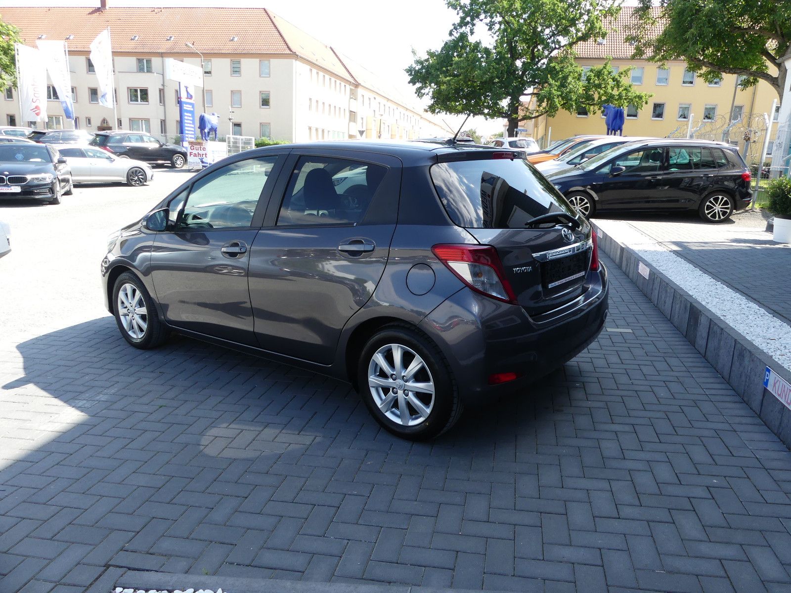 Fahrzeugabbildung Toyota Yaris Edition"1-HAND""NUR 49TKM"
