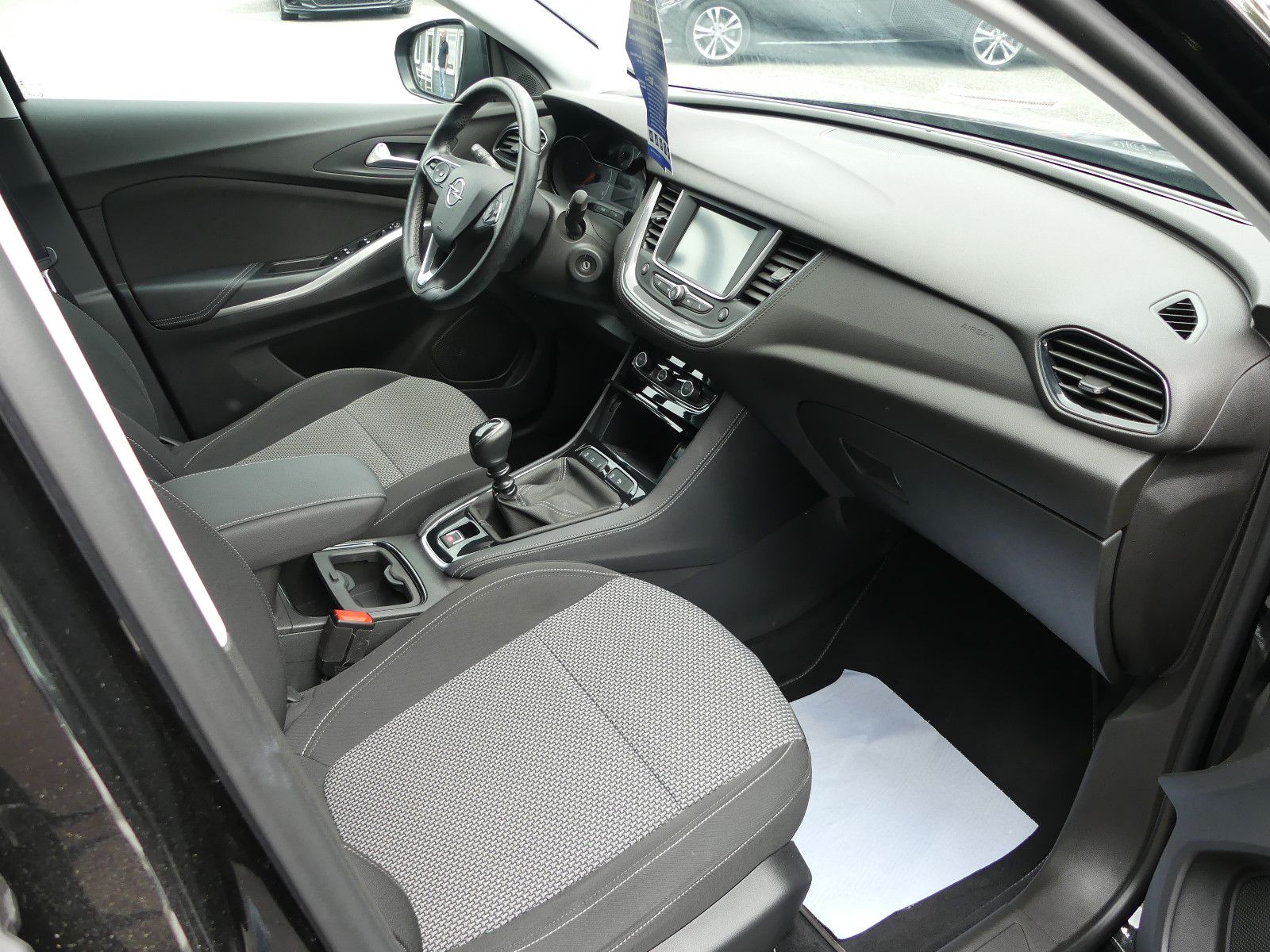 Fahrzeugabbildung Opel Grandland (X)