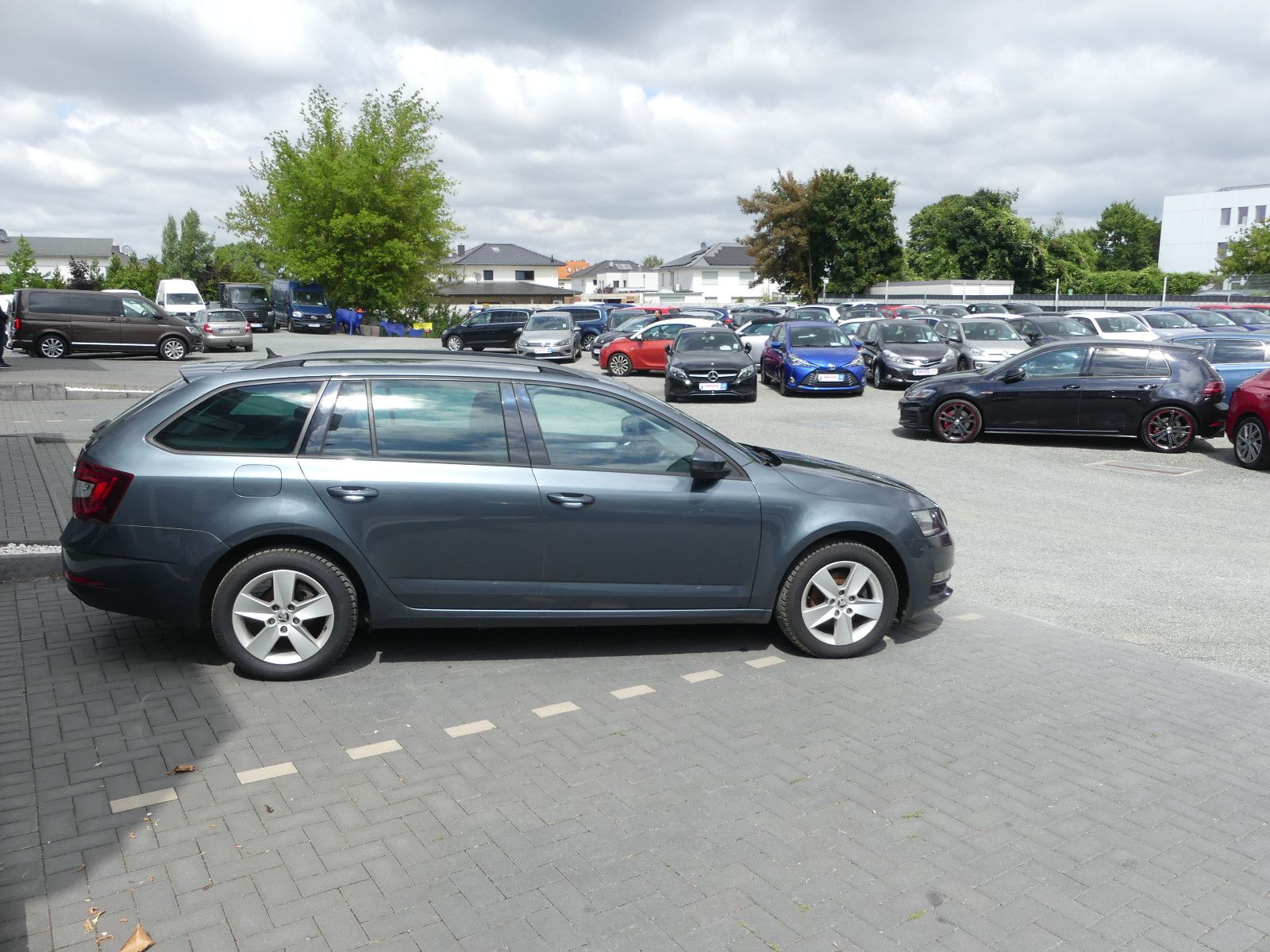 Fahrzeugabbildung SKODA Octavia Combi Ambition*2.HAND*