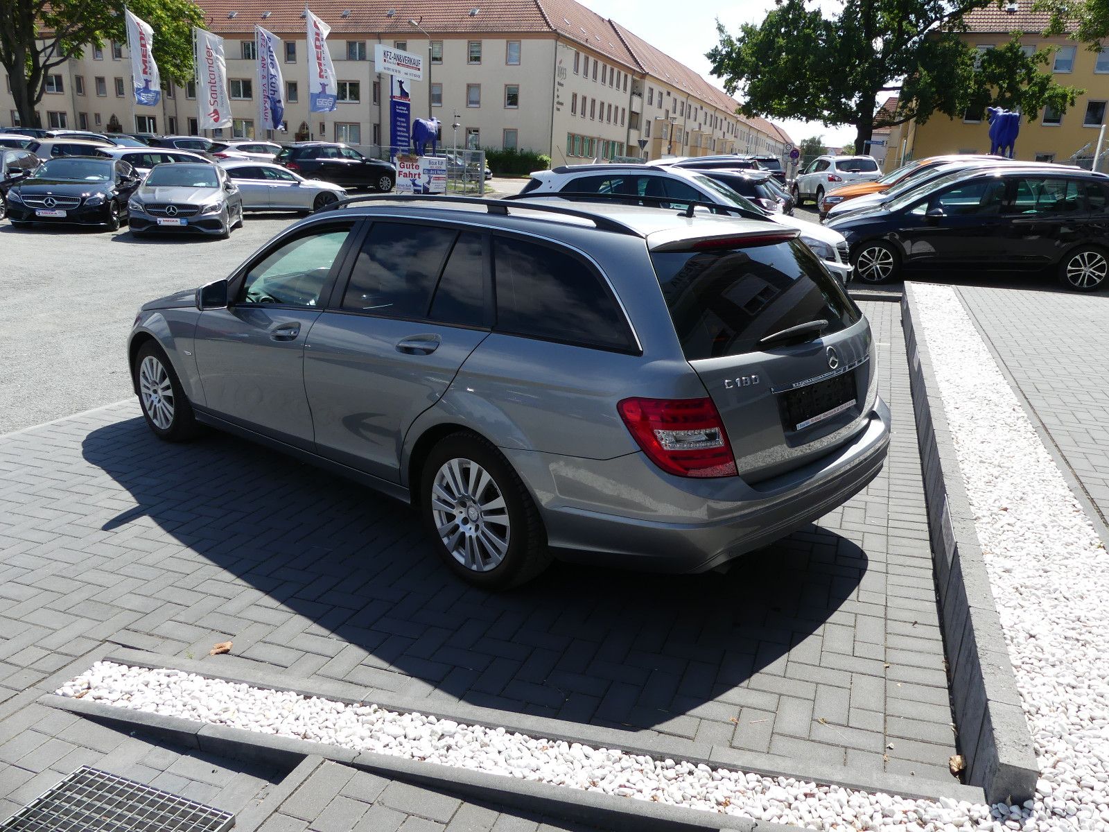 Fahrzeugabbildung Mercedes-Benz C 180 C T-Modell C 180 T CGI BlueEfficiency