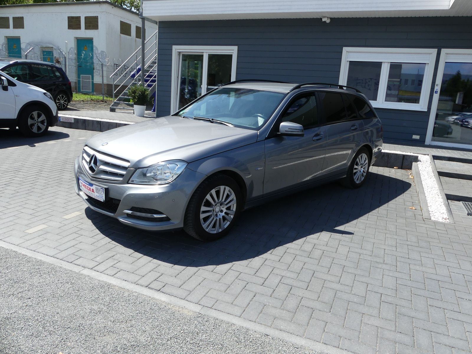 Fahrzeugabbildung Mercedes-Benz C 180 C T-Modell C 180 T CGI BlueEfficiency