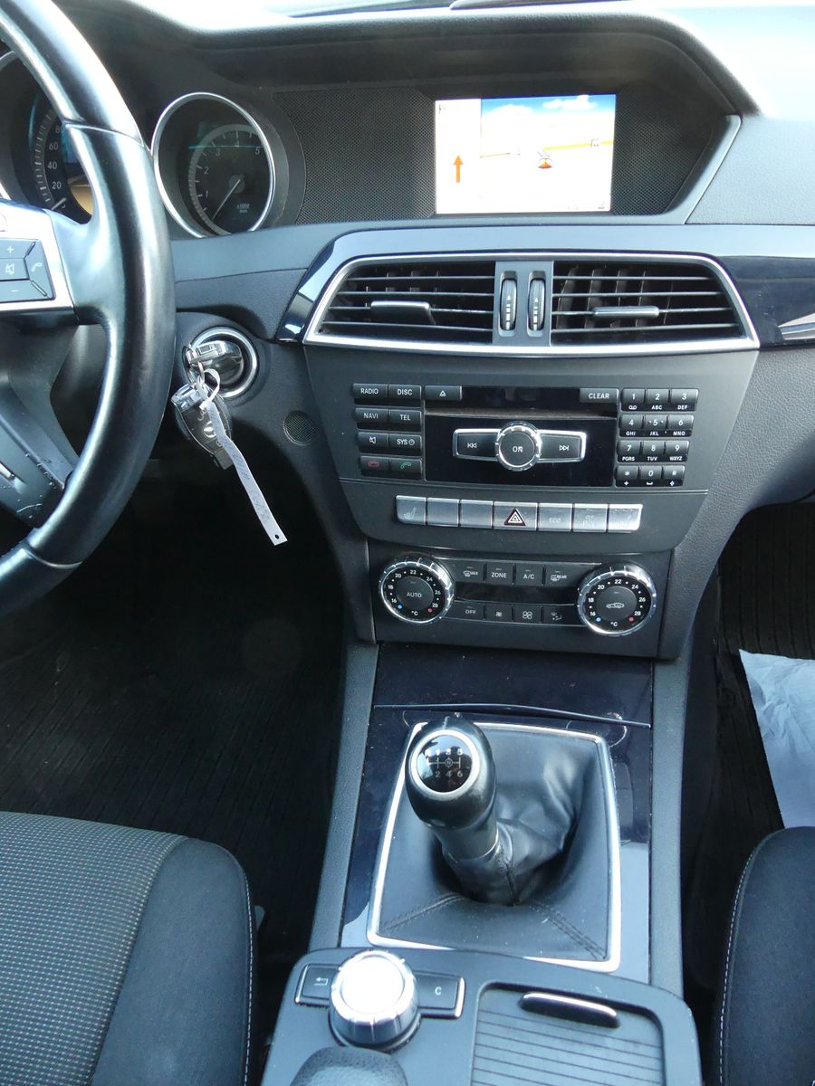 Fahrzeugabbildung Mercedes-Benz C 180 C T-Modell C 180 T CGI BlueEfficiency