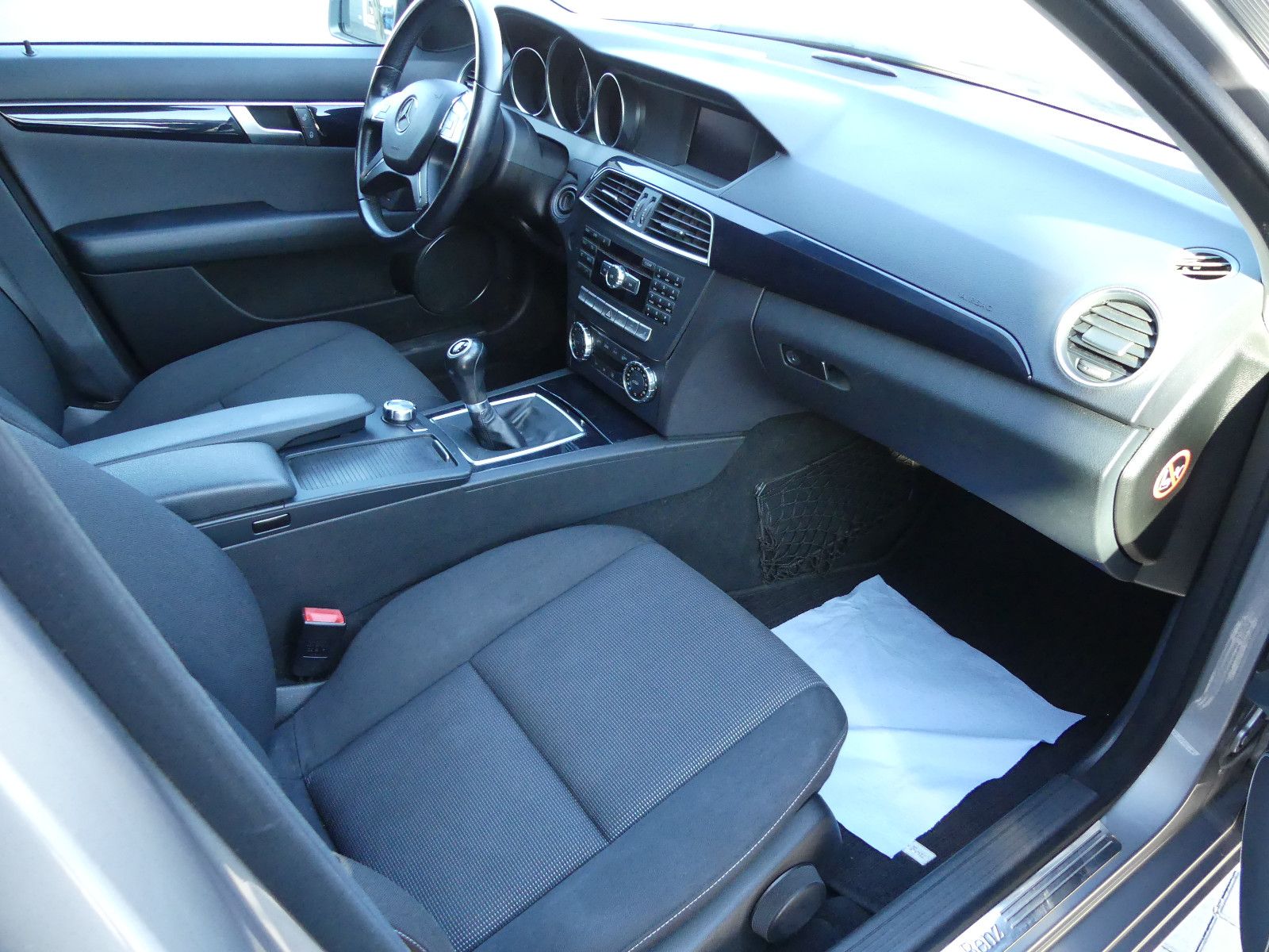 Fahrzeugabbildung Mercedes-Benz C 180 C T-Modell C 180 T CGI BlueEfficiency